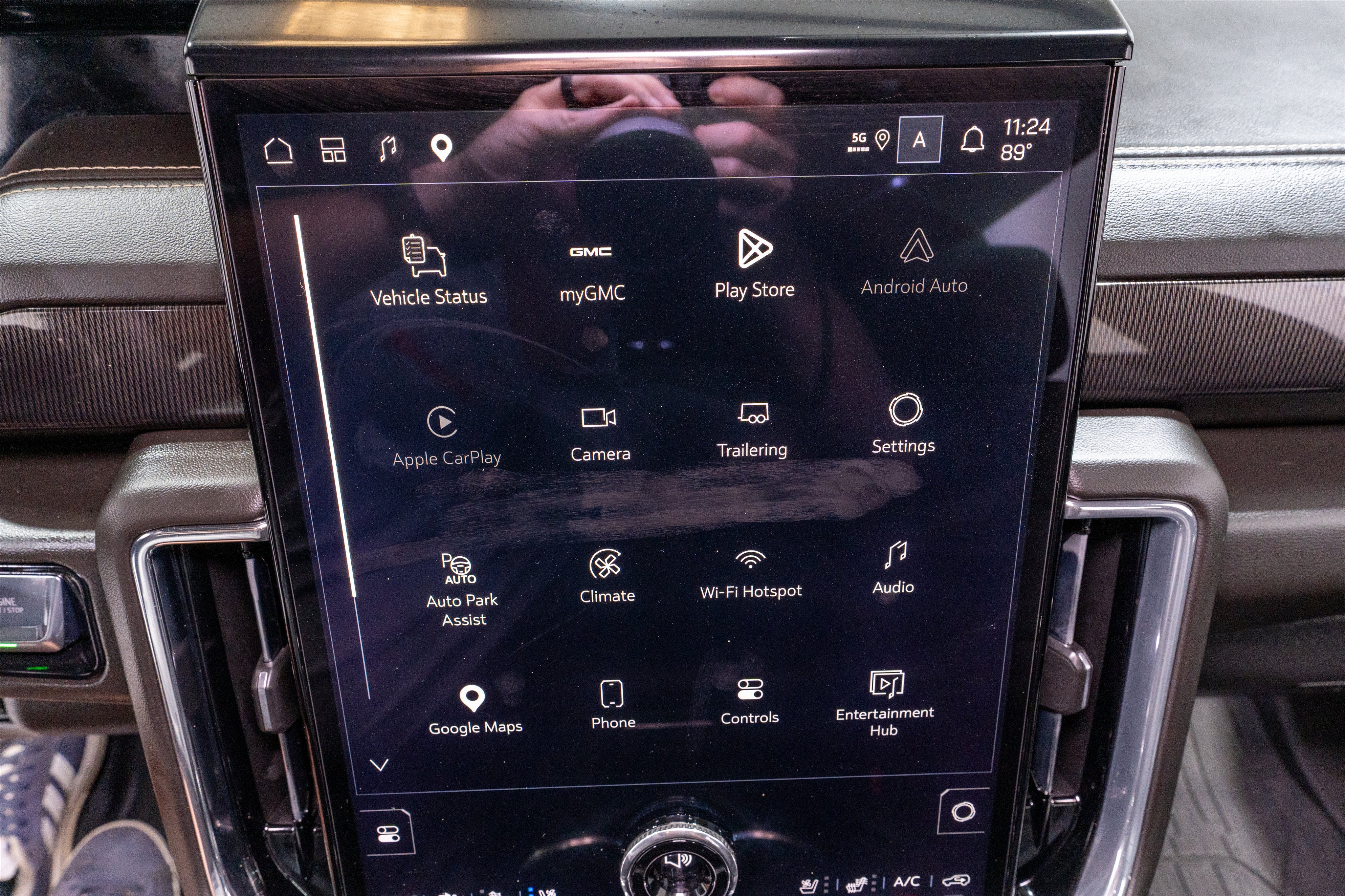 2025 GMC Yukon Elevation