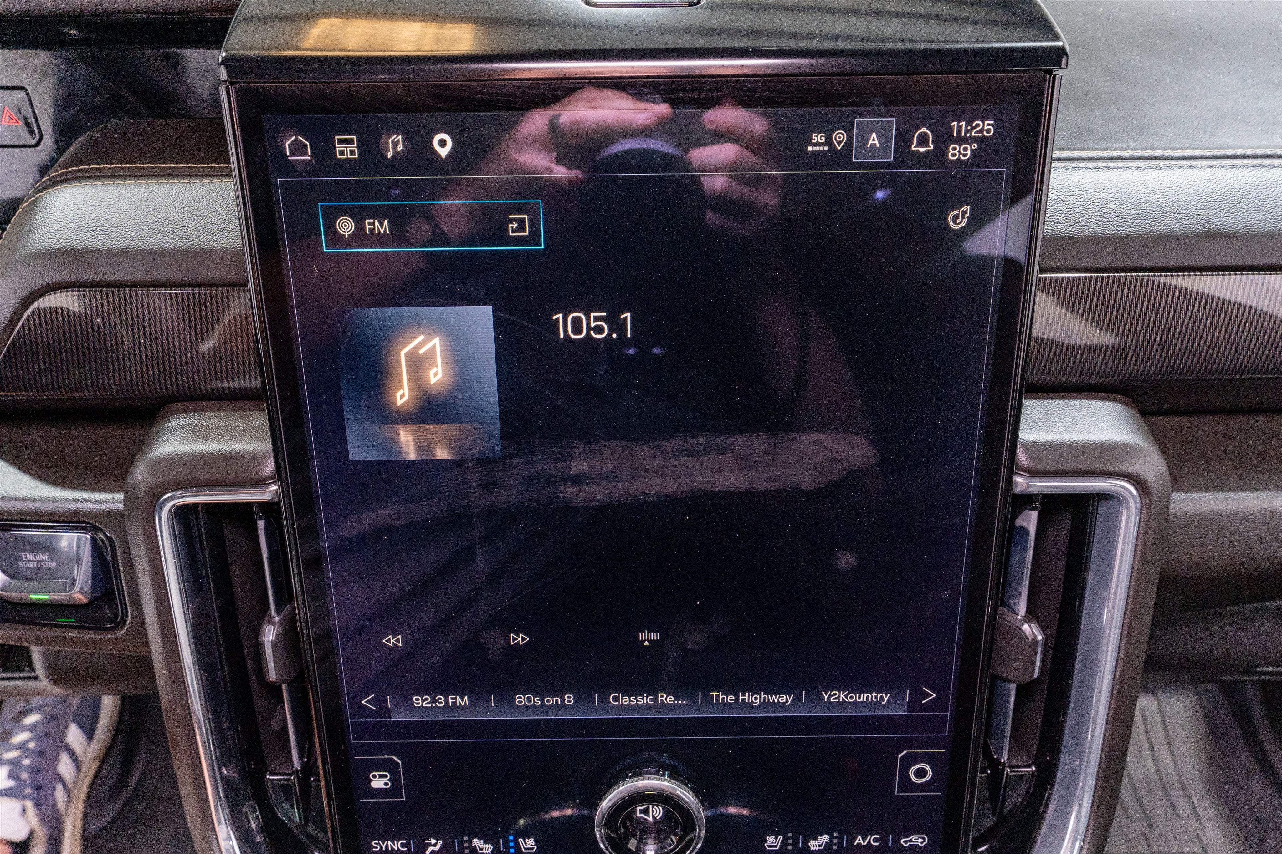 2025 GMC Yukon Elevation