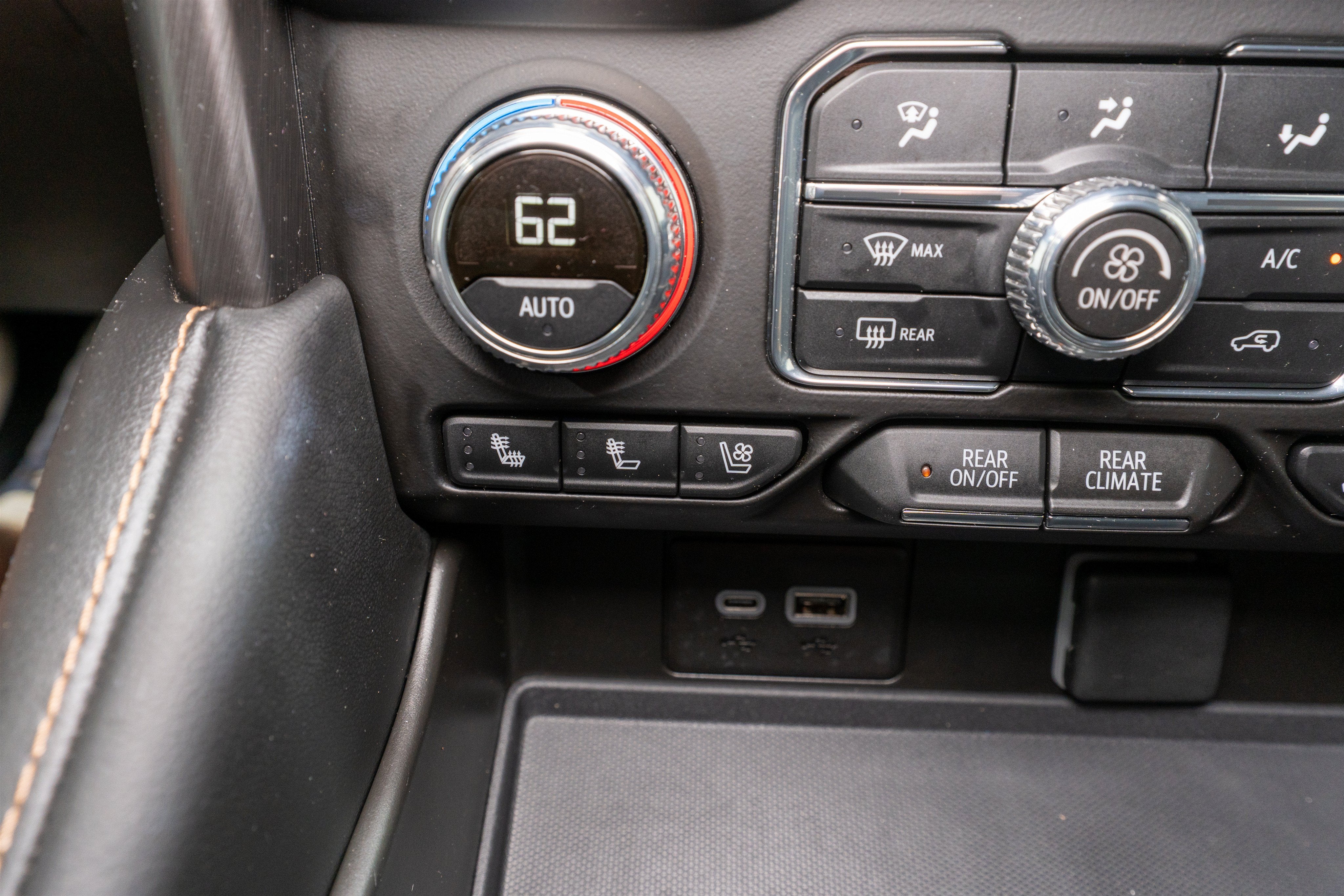 2023 GMC Yukon XL AT4