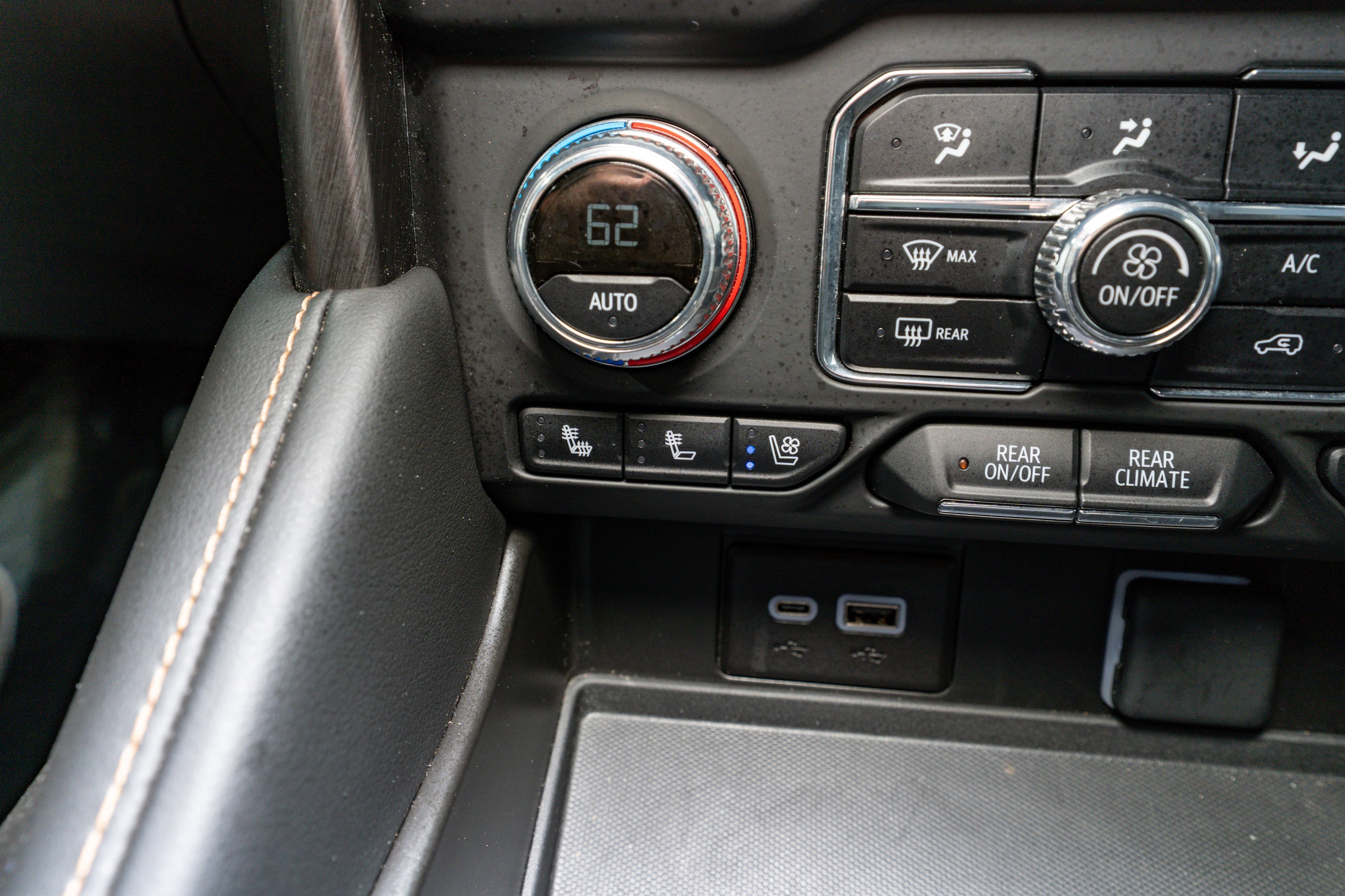 2024 GMC Yukon XL AT4