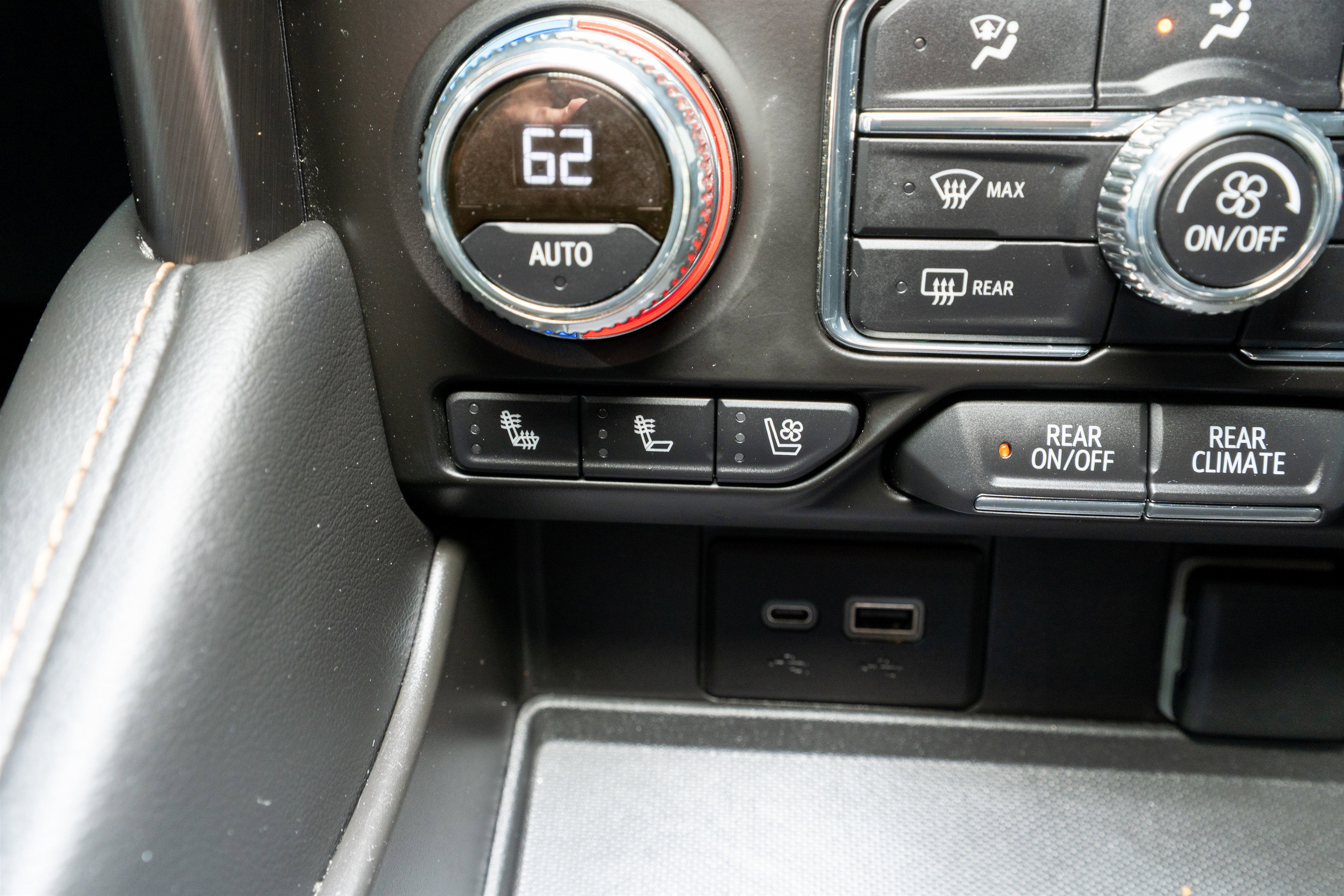 2022 GMC Yukon XL AT4