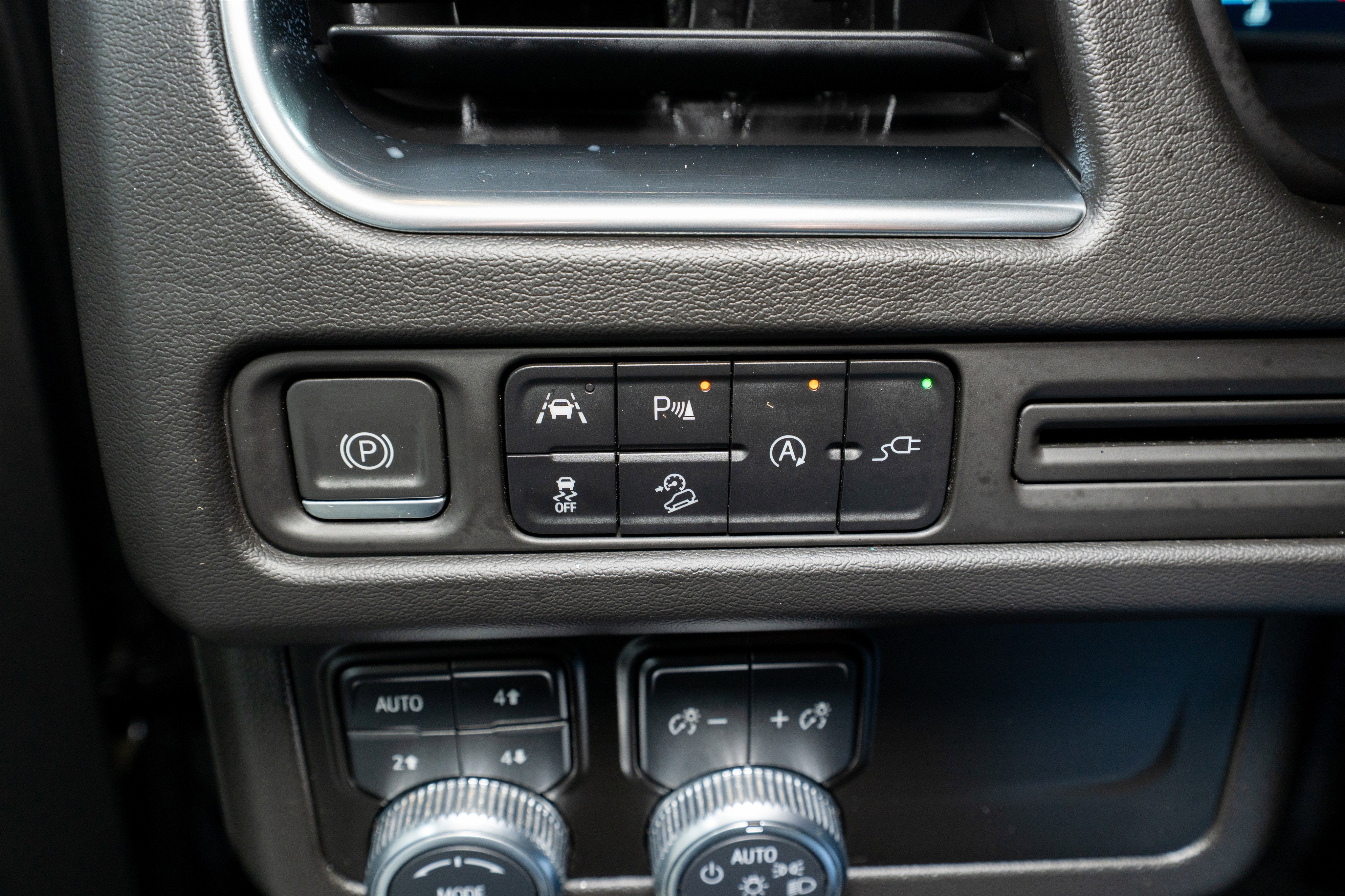 2022 GMC Yukon XL AT4