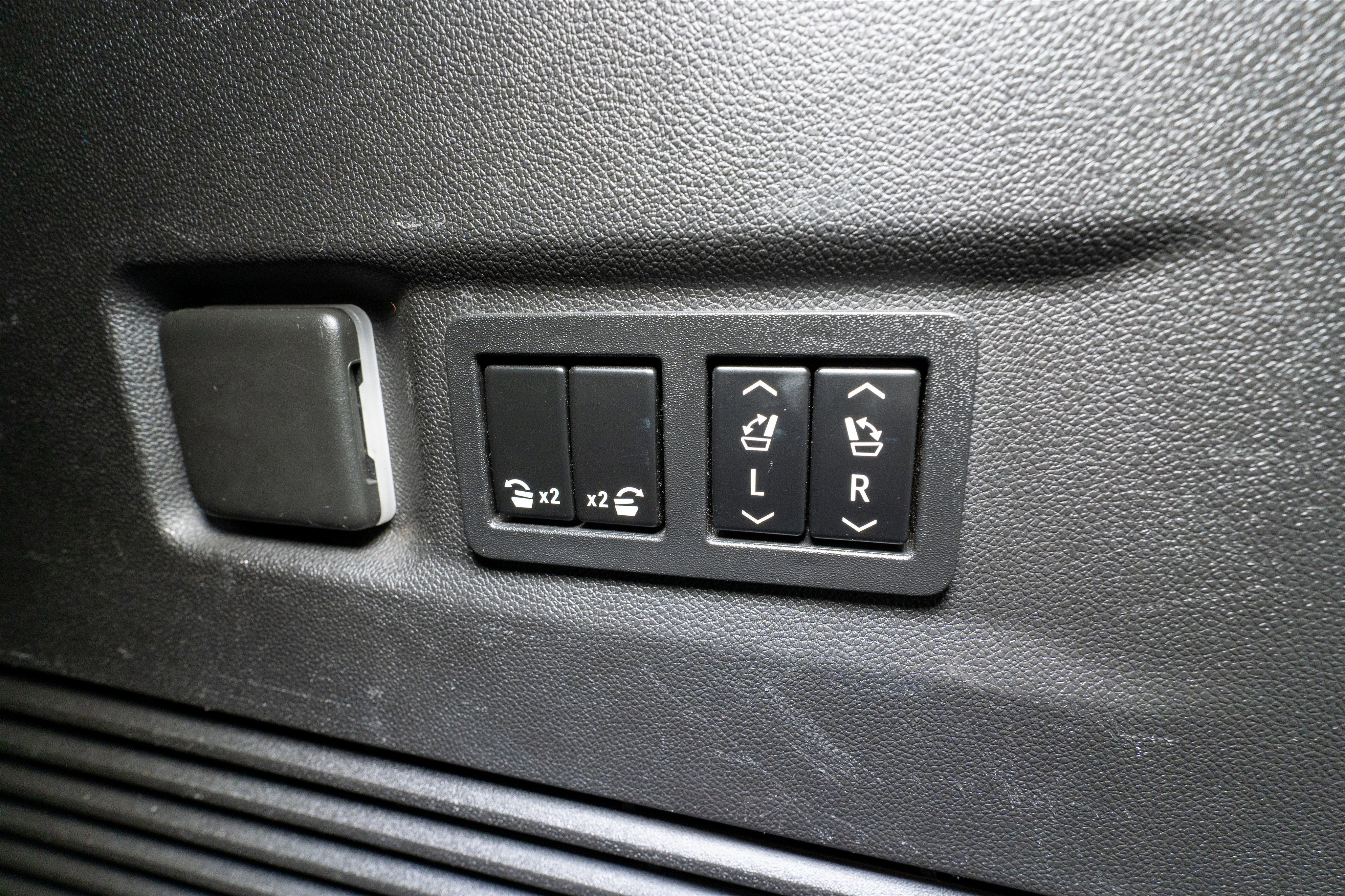 2022 GMC Yukon XL AT4