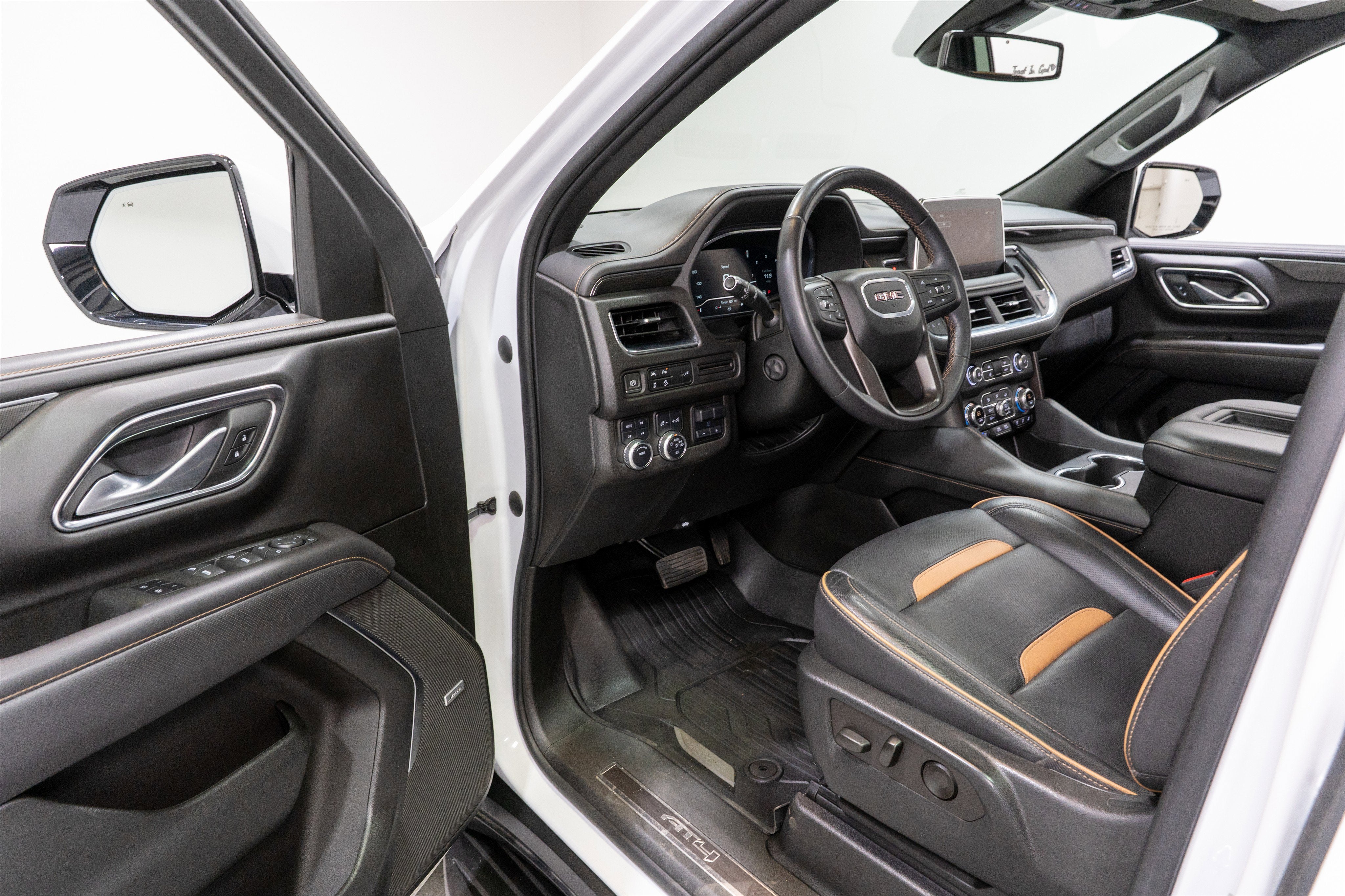 2022 GMC Yukon XL AT4