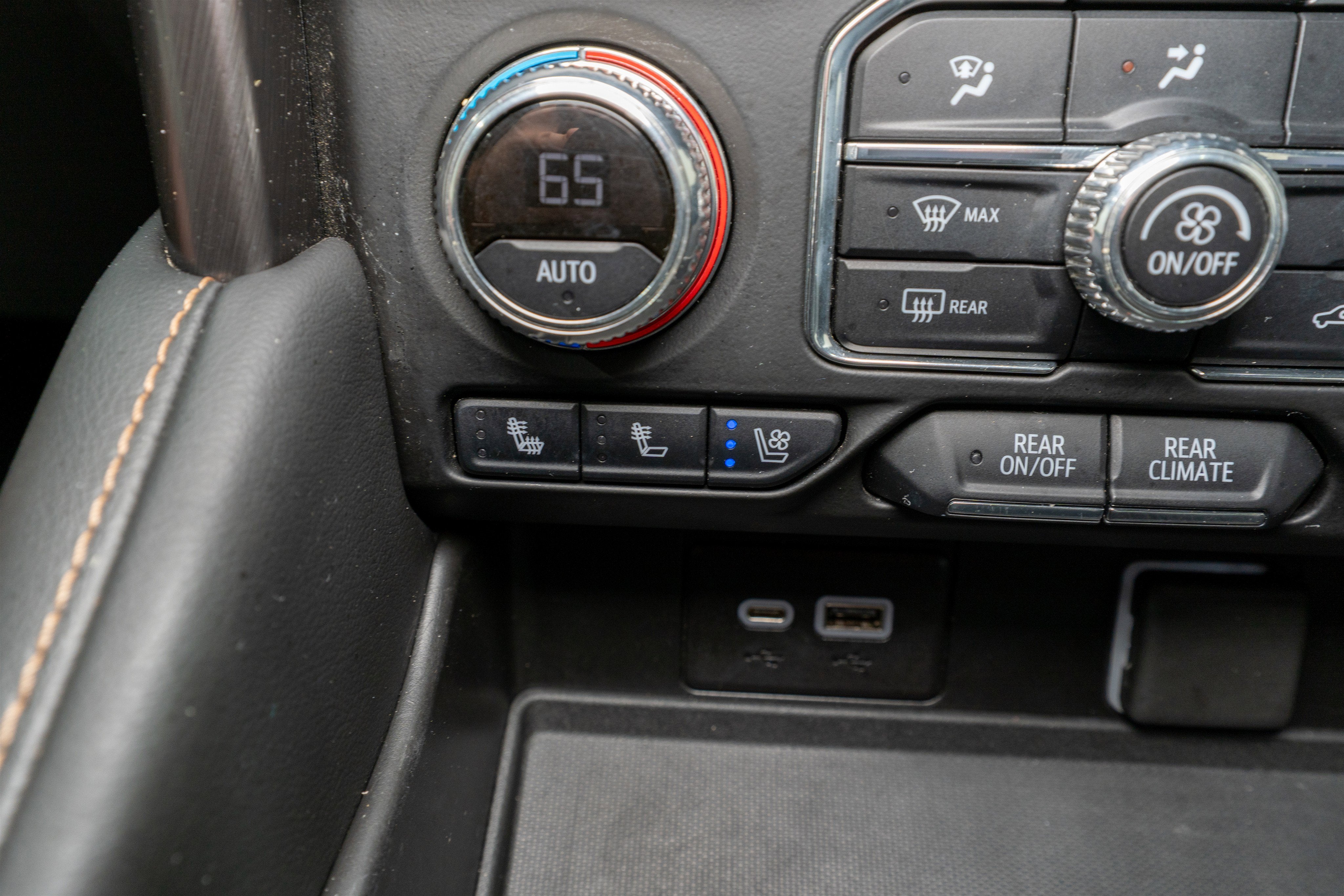 2022 GMC Yukon XL AT4