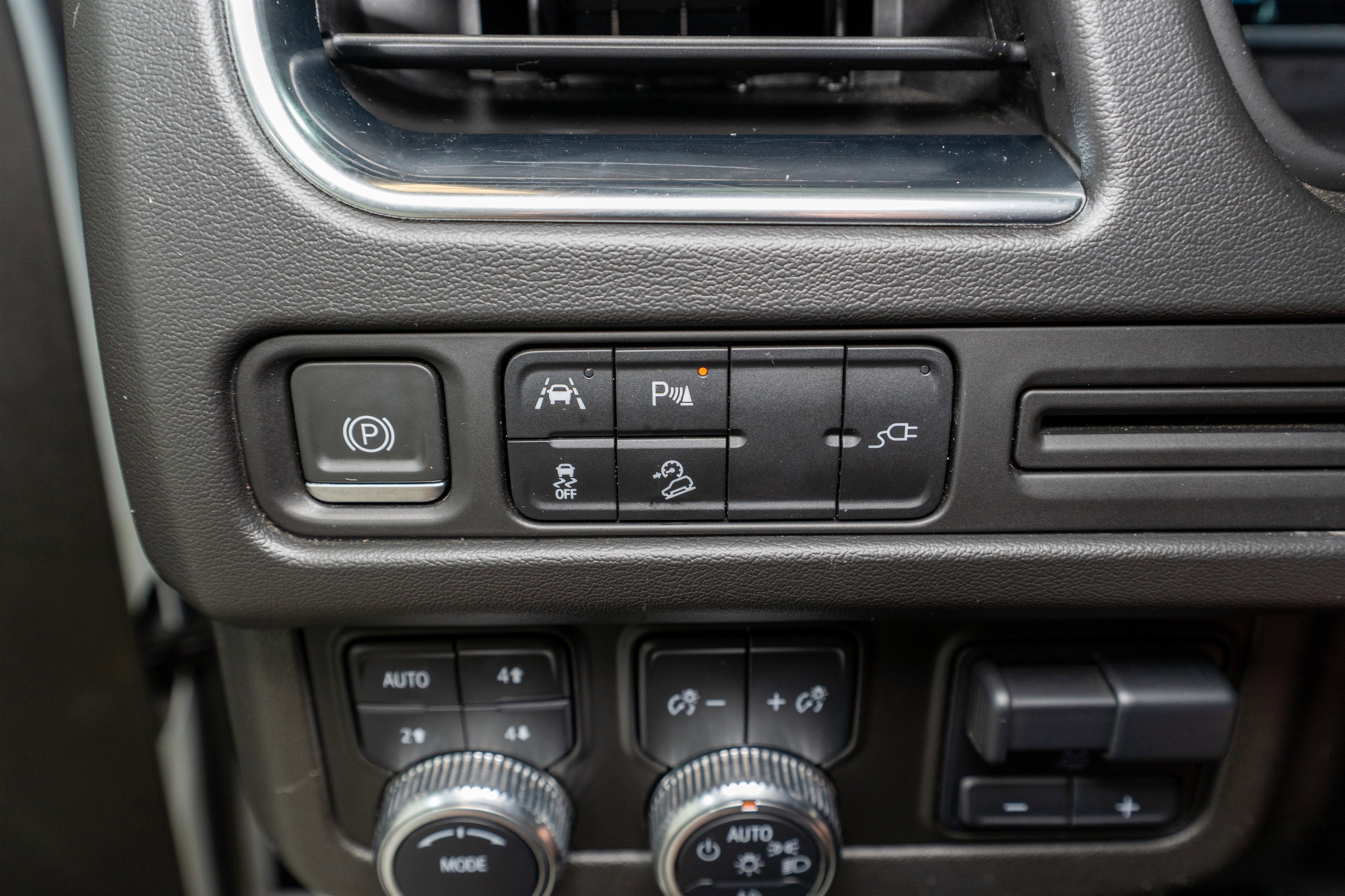 2022 GMC Yukon XL AT4