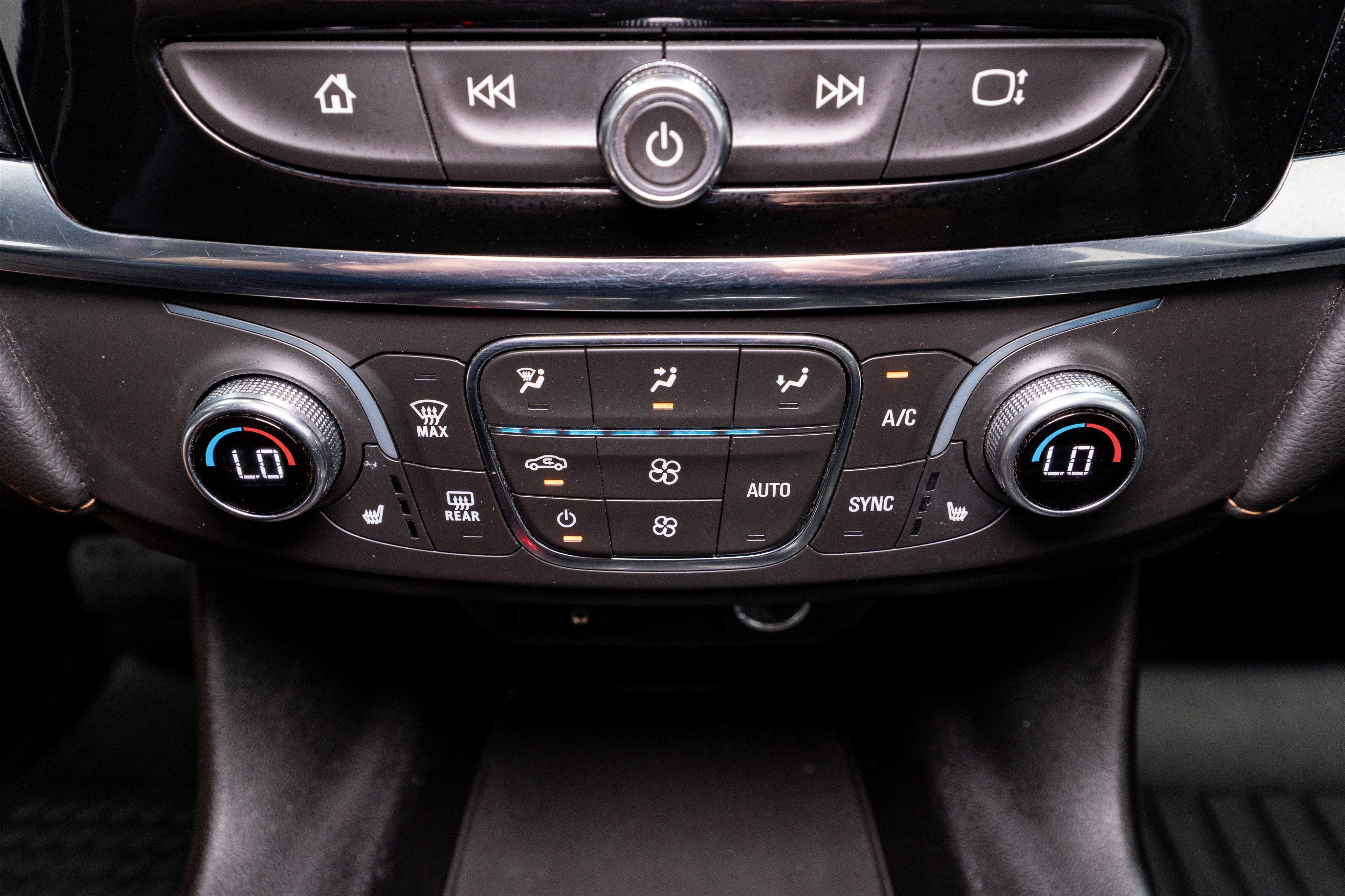 2021 Chevrolet Traverse LT Leather