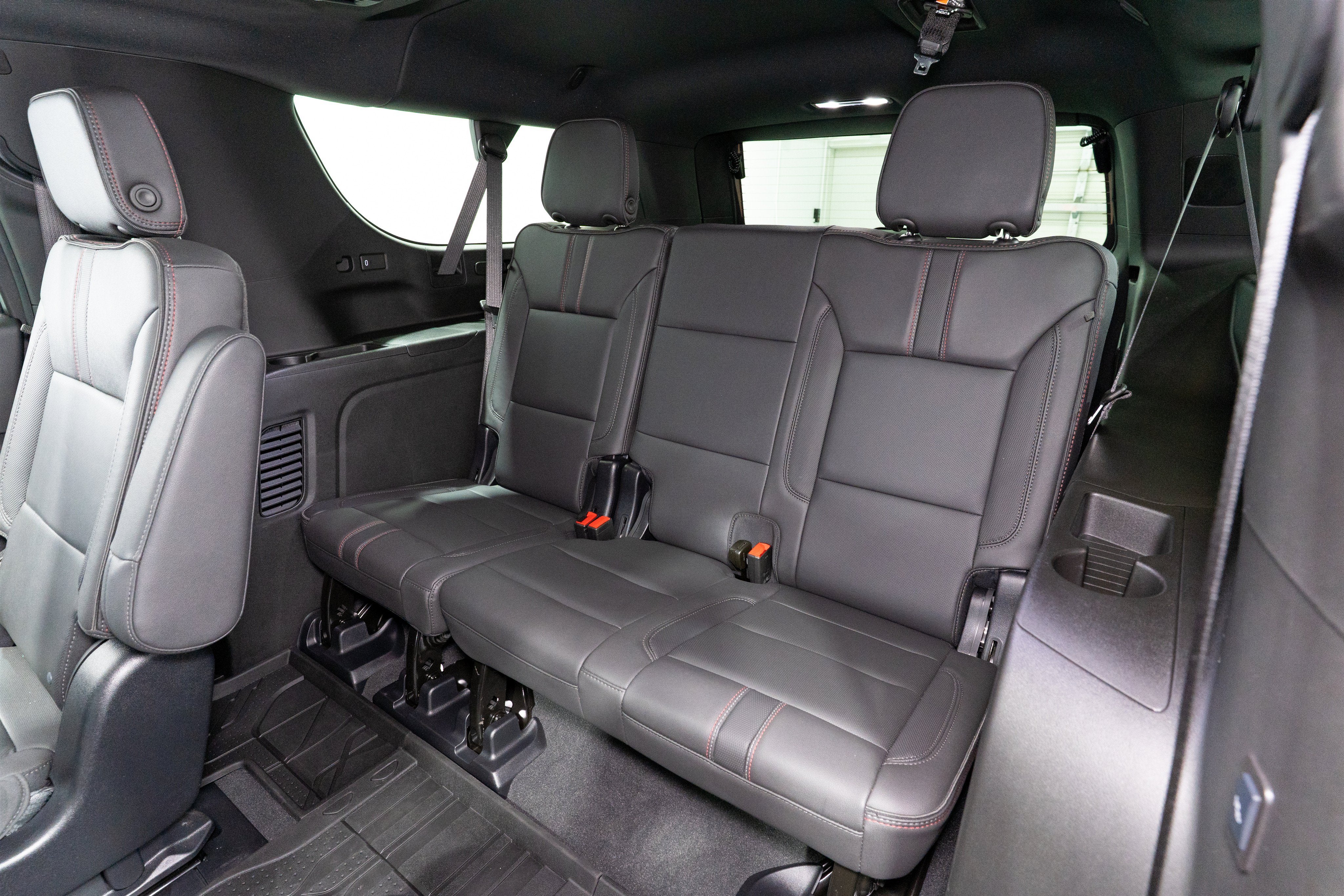 2025 Chevrolet Suburban RST