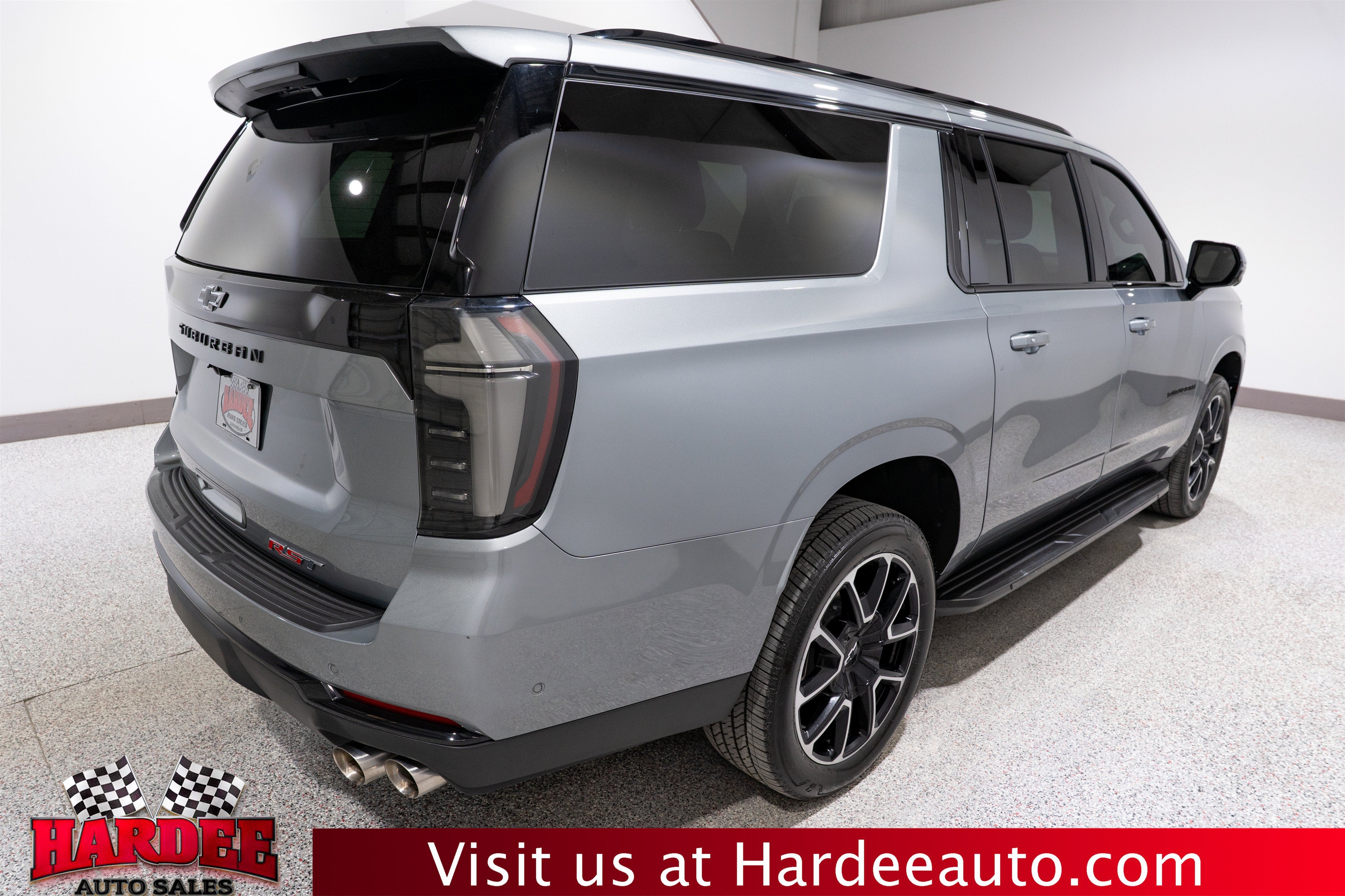 2025 Chevrolet Suburban RST