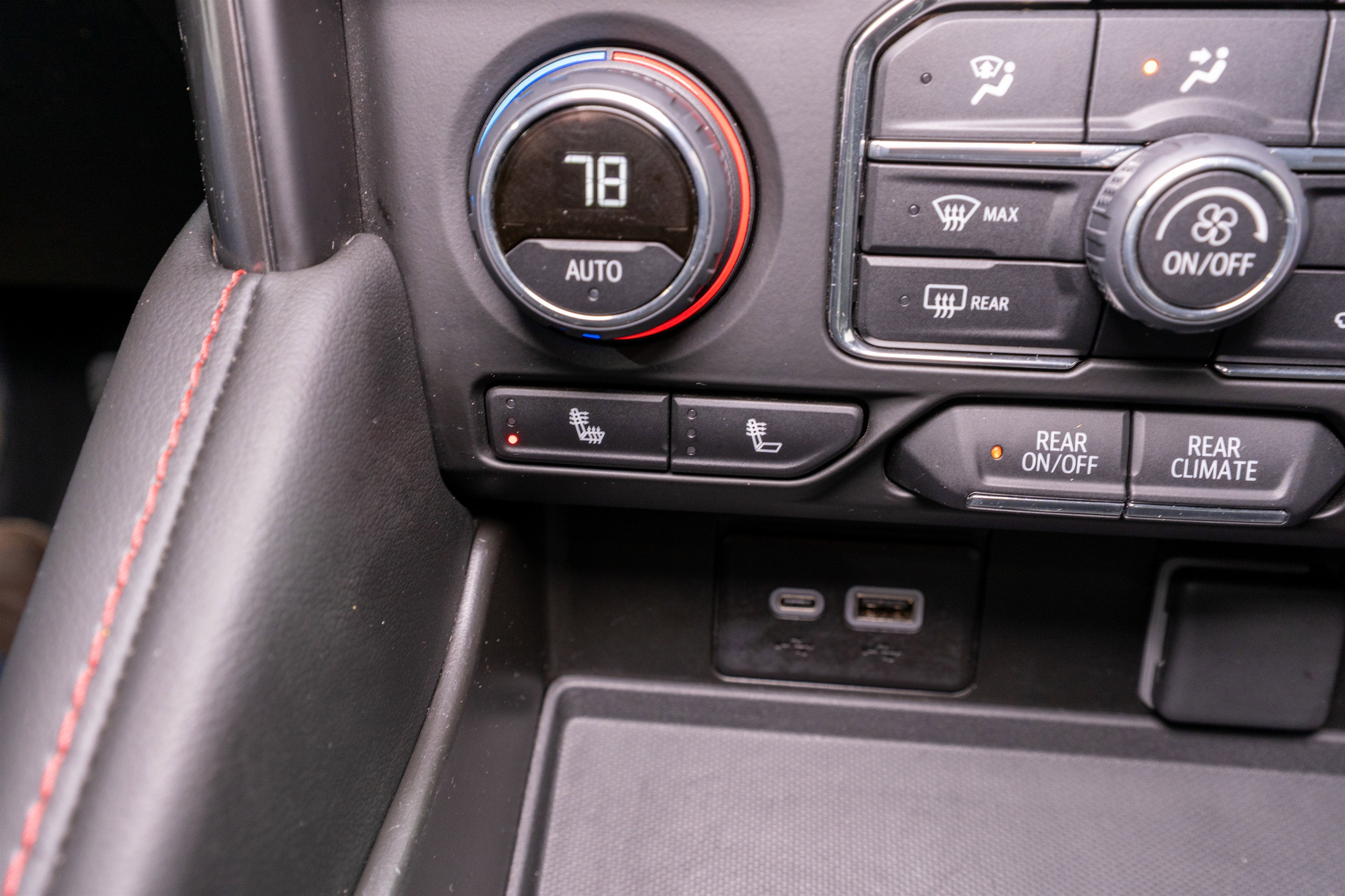 2024 Chevrolet Suburban RST