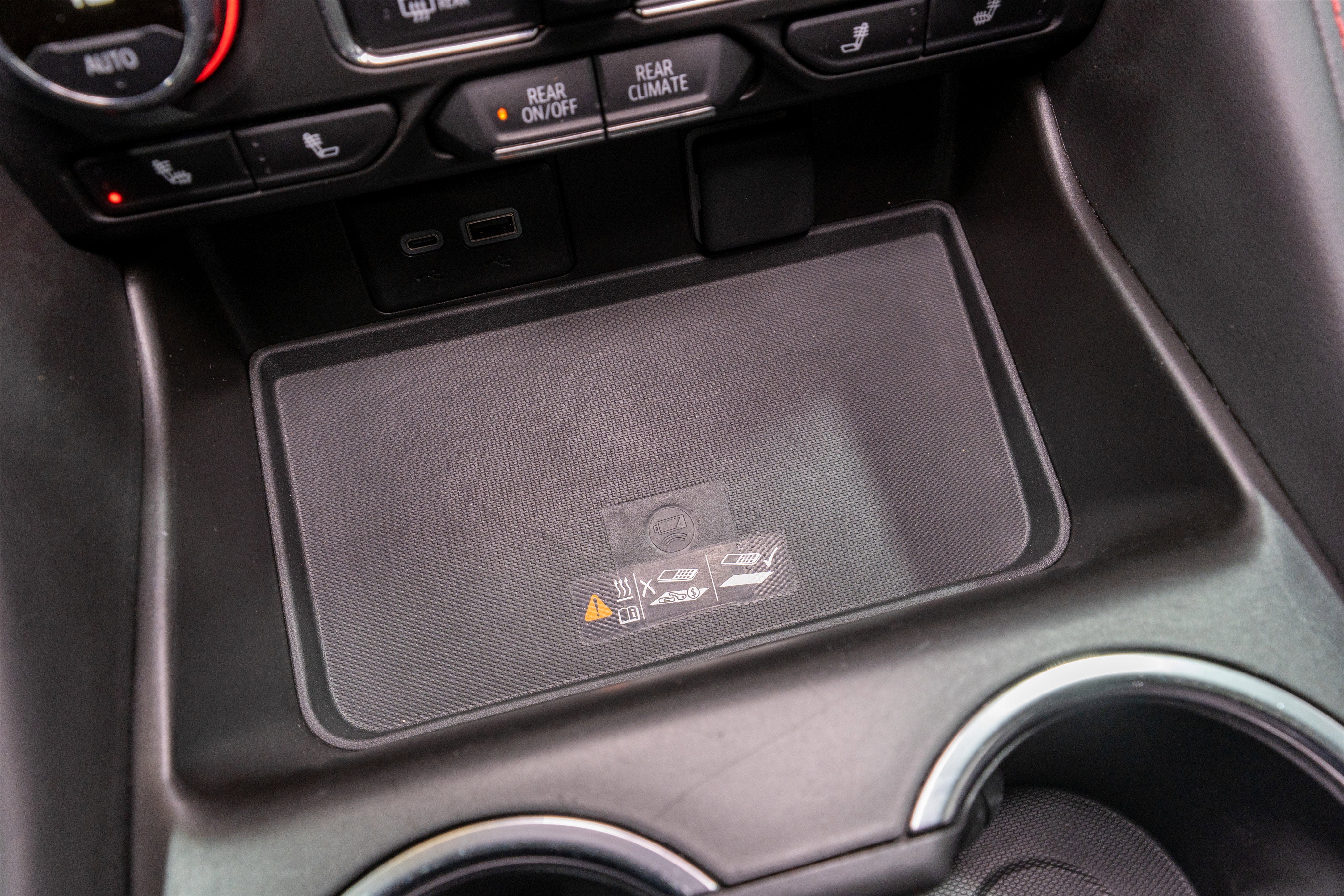 2024 Chevrolet Suburban RST