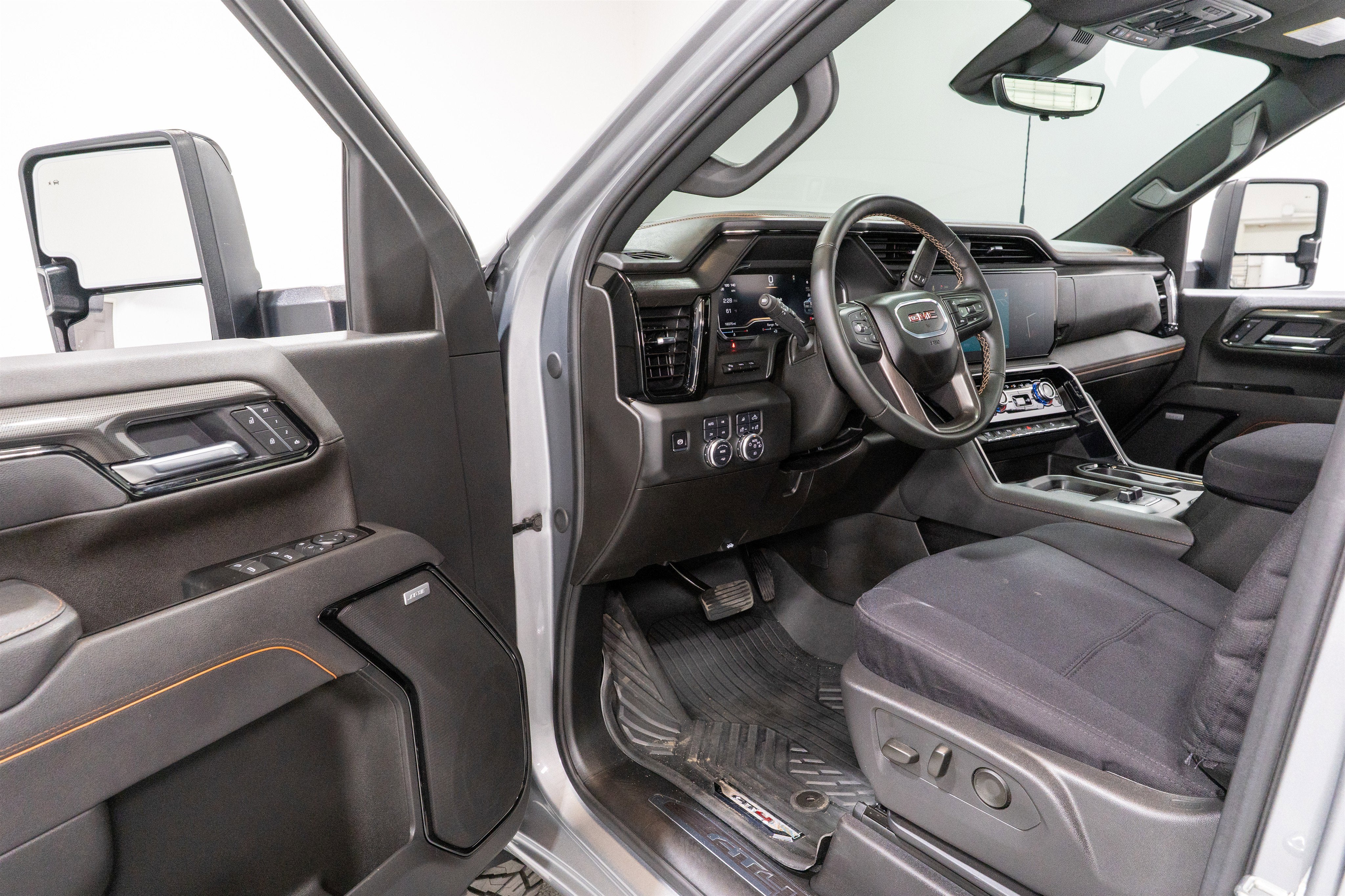 2025 GMC Sierra 2500HD AT4