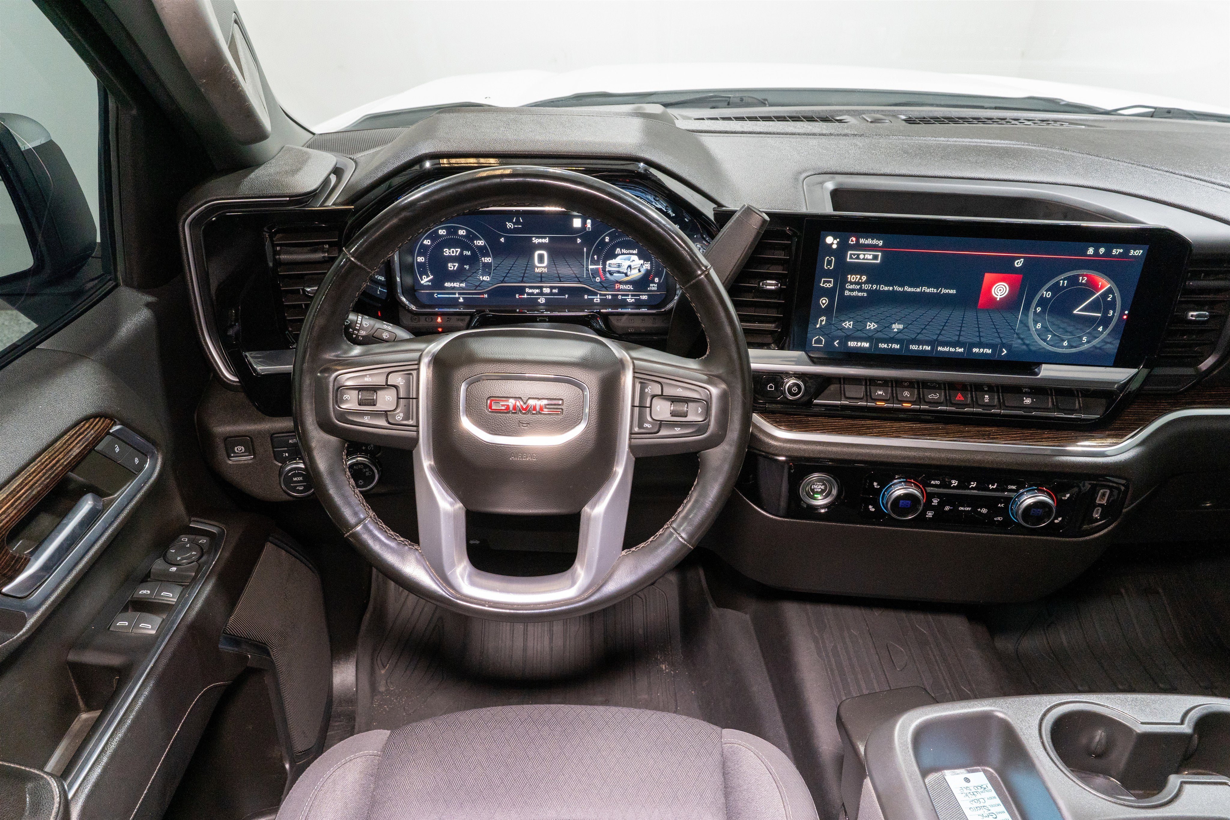 2023 GMC Sierra 1500 SLE