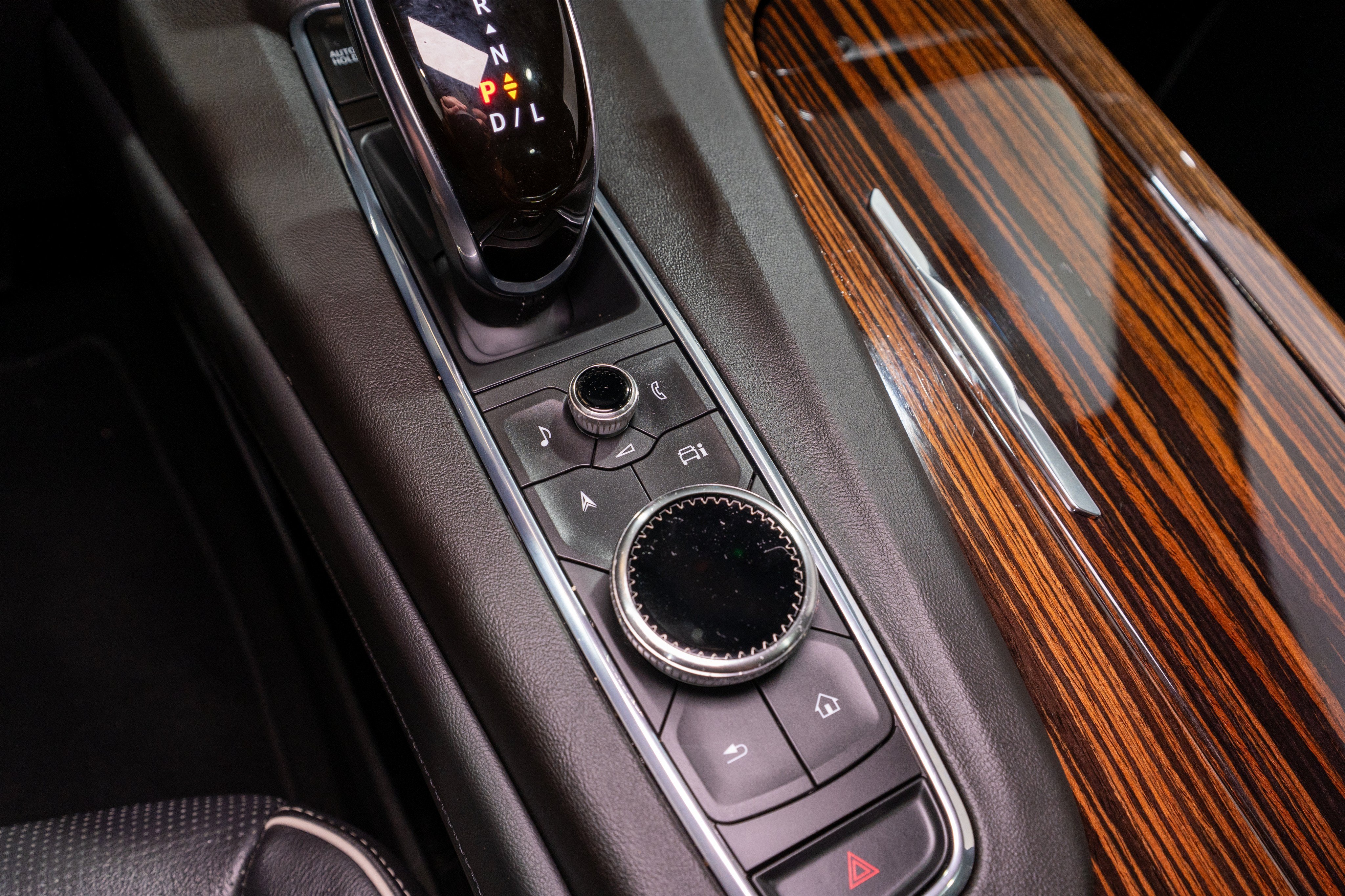 2021 Cadillac Escalade 2WD Premium Luxury
