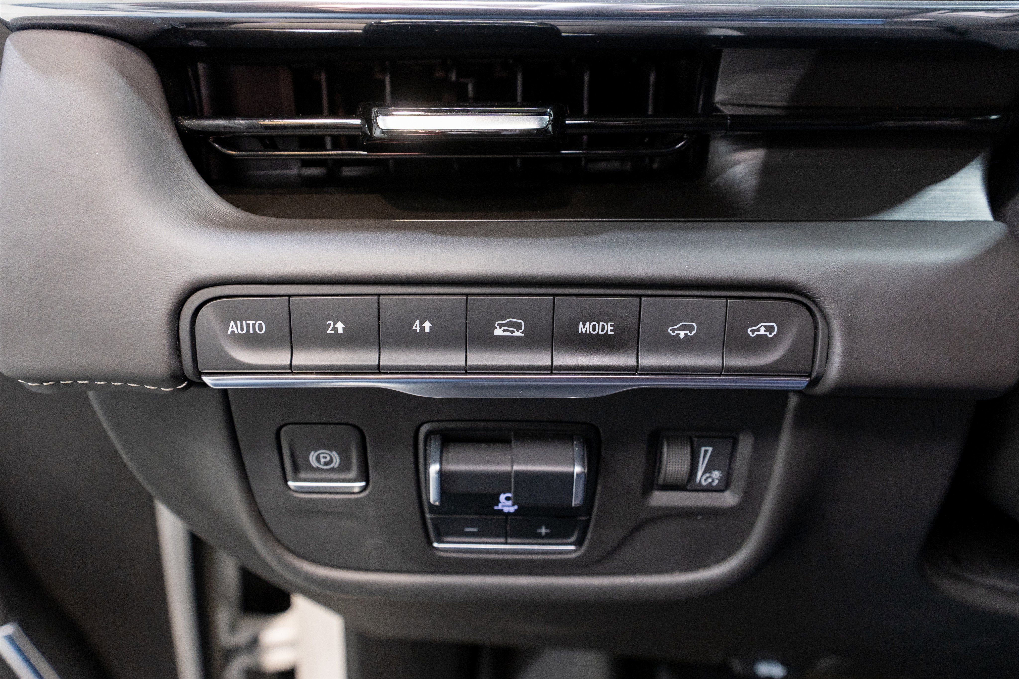 2023 Cadillac Escalade 4WD Sport Platinum