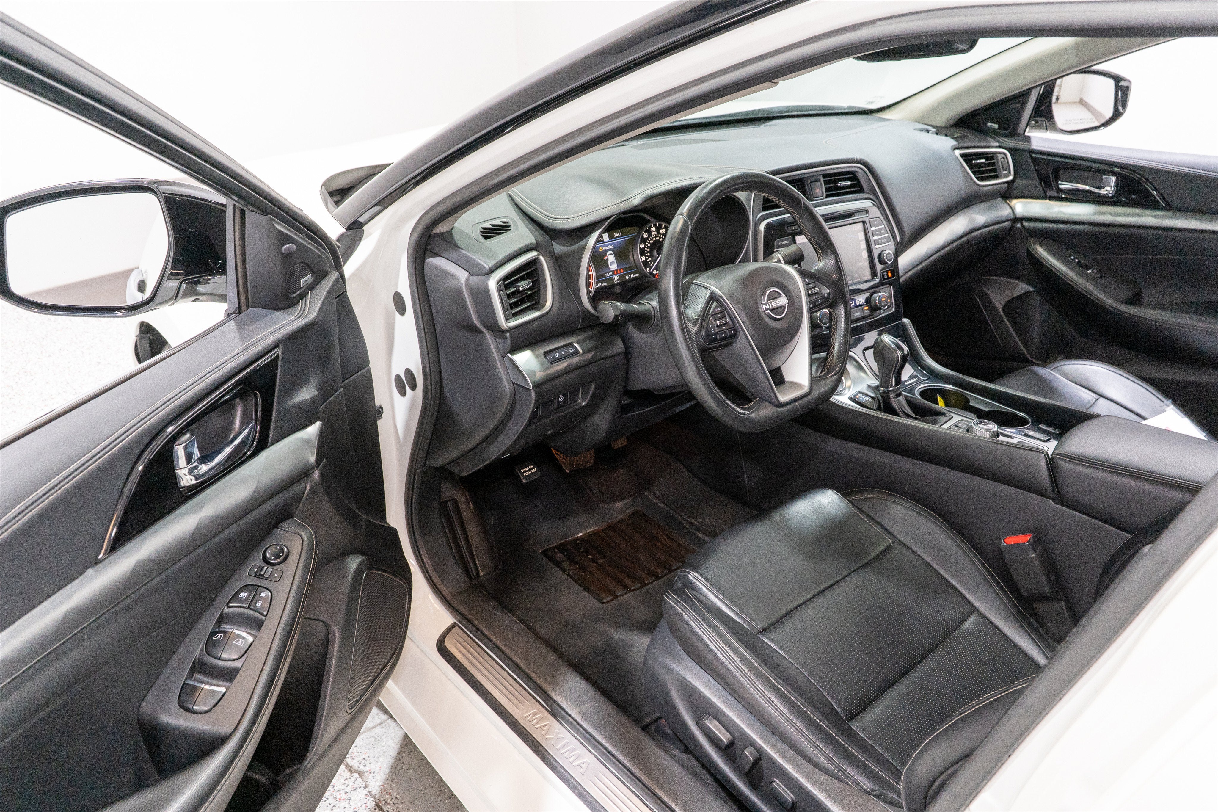 2023 Nissan Maxima Platinum