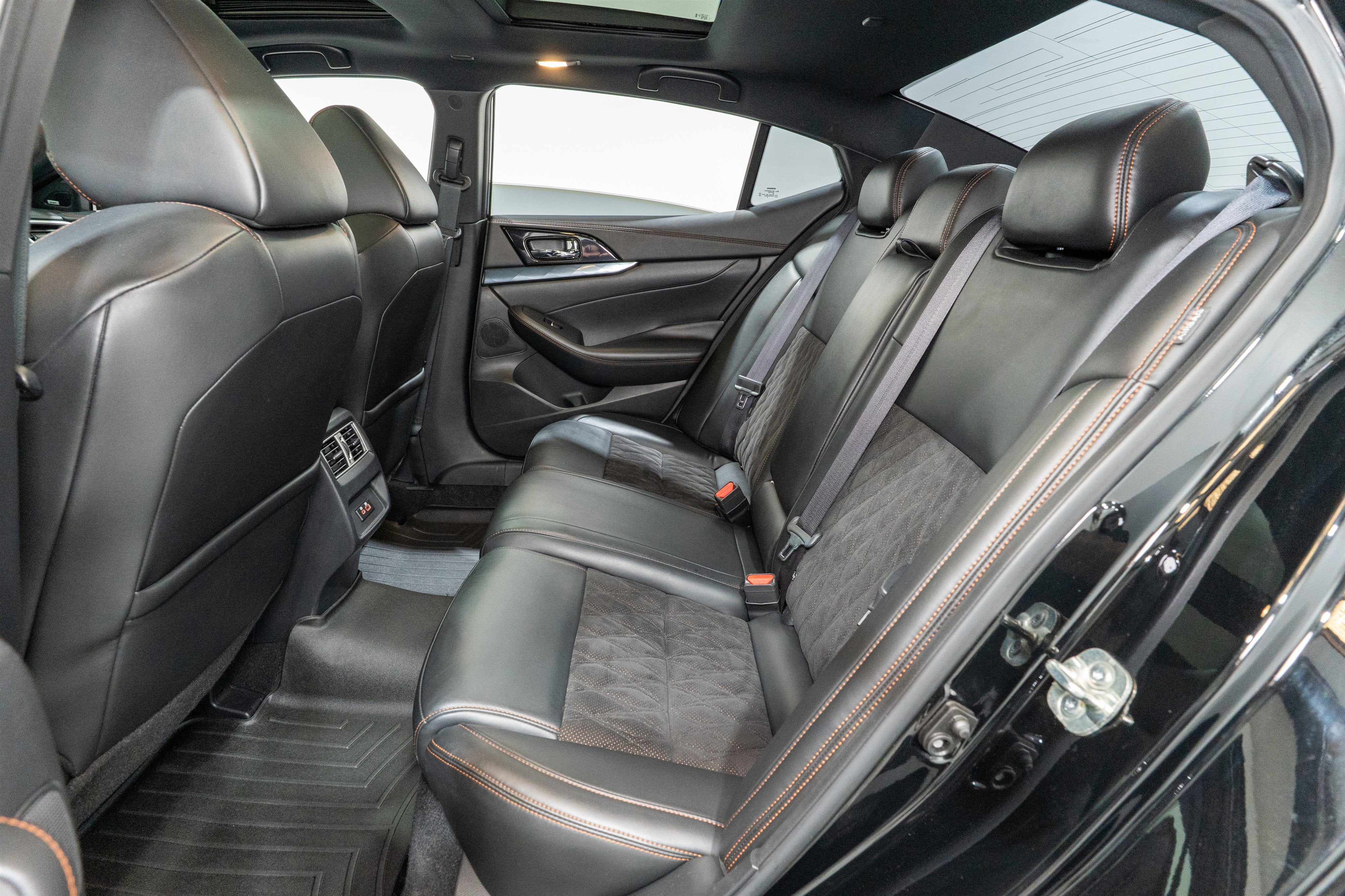 2020 Nissan Maxima SR