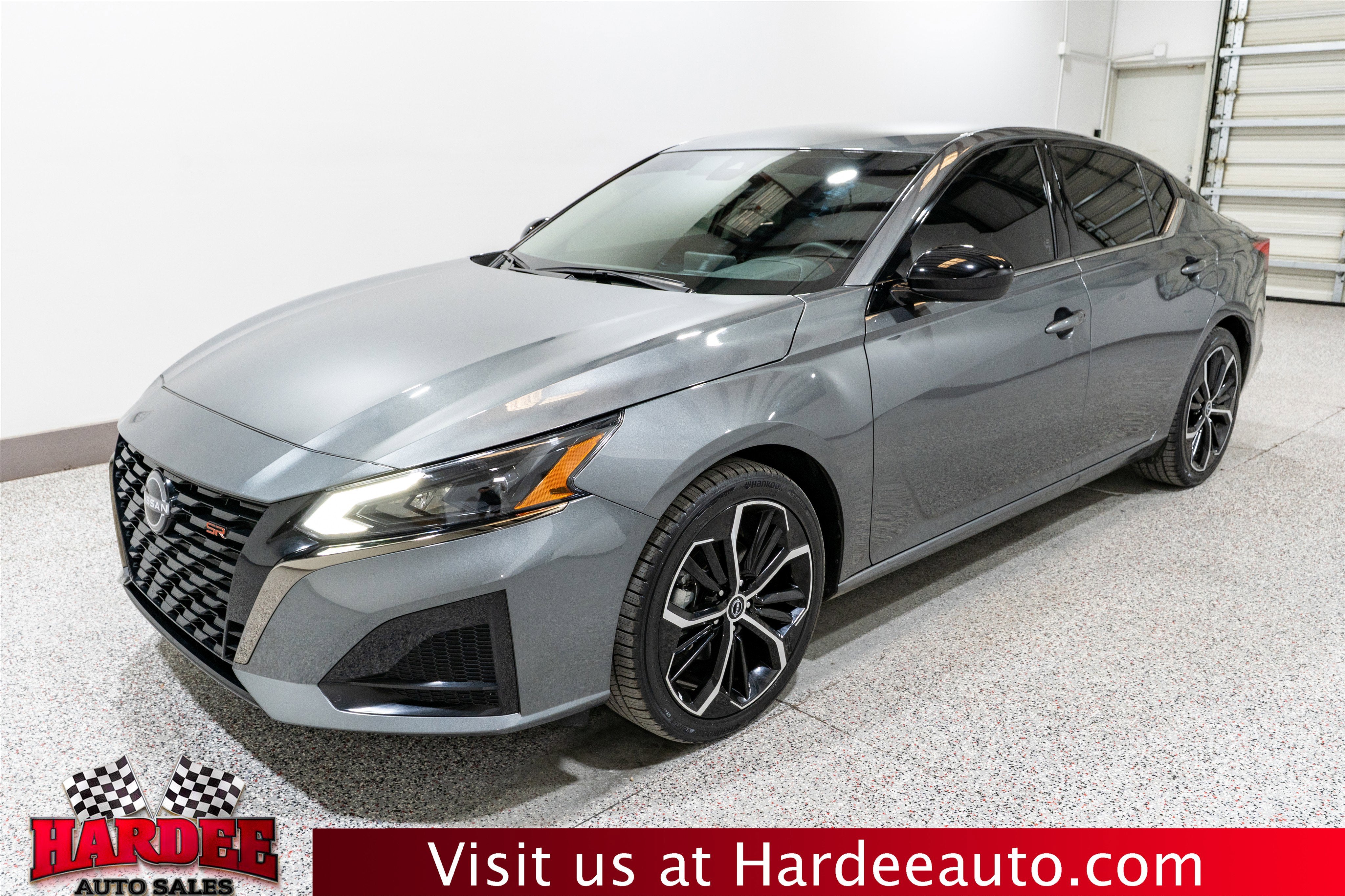 2025 Nissan Altima SR