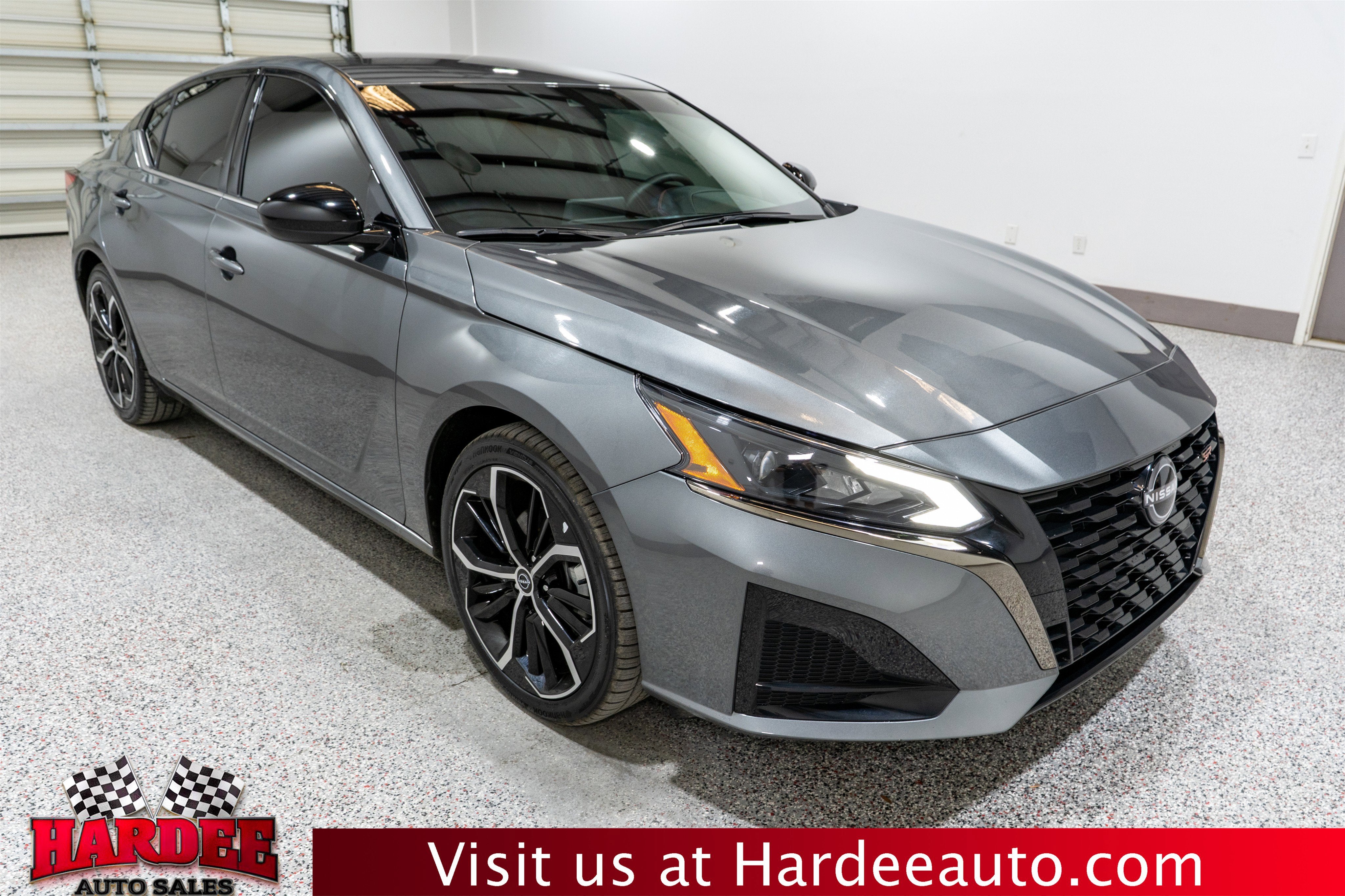 2025 Nissan Altima SR