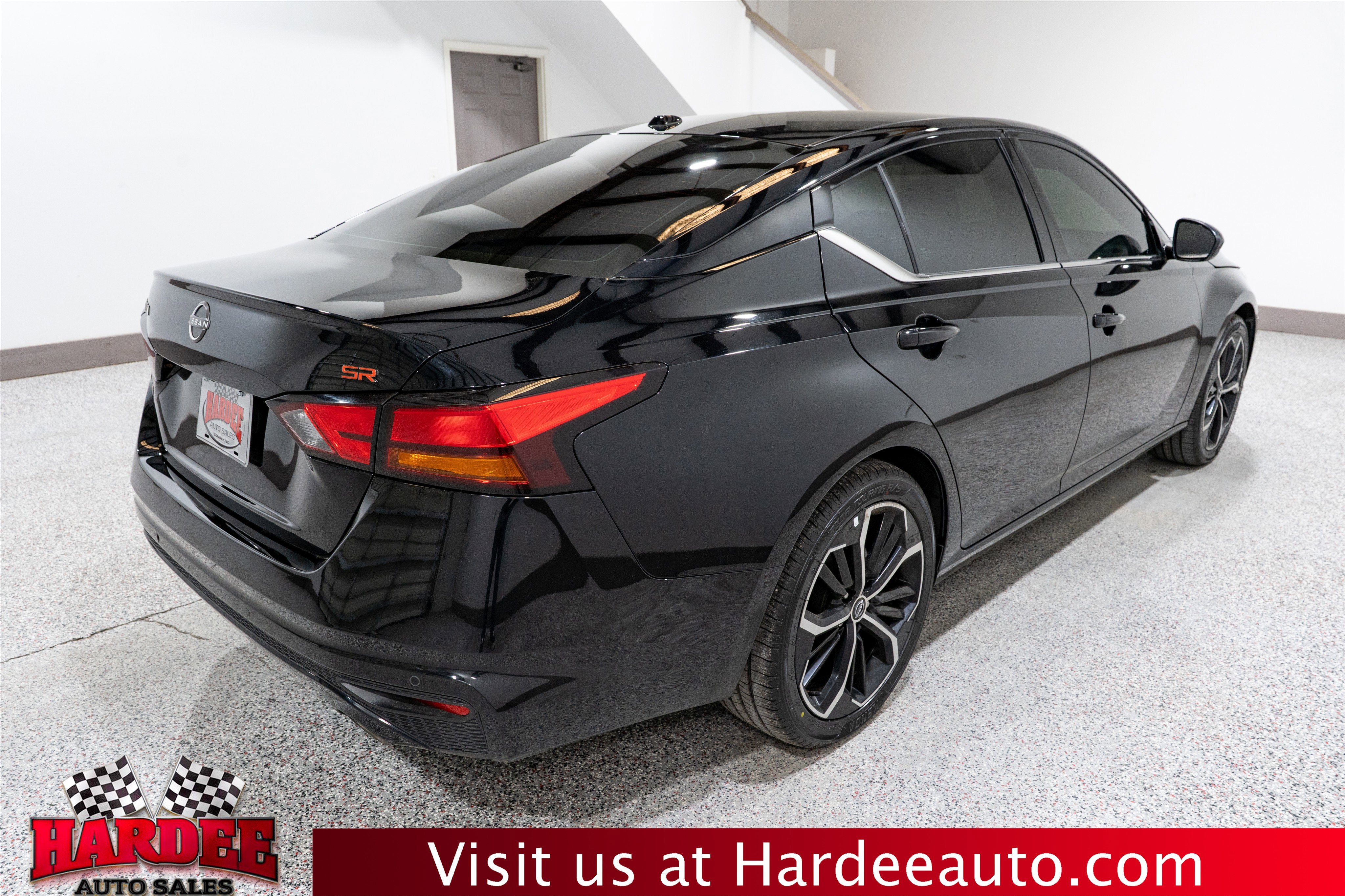 2025 Nissan Altima SR