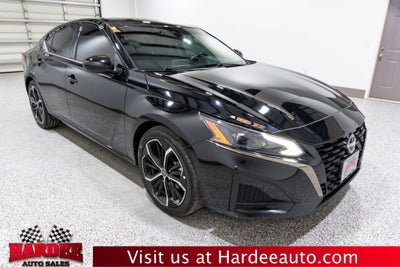 2025 Nissan Altima SR