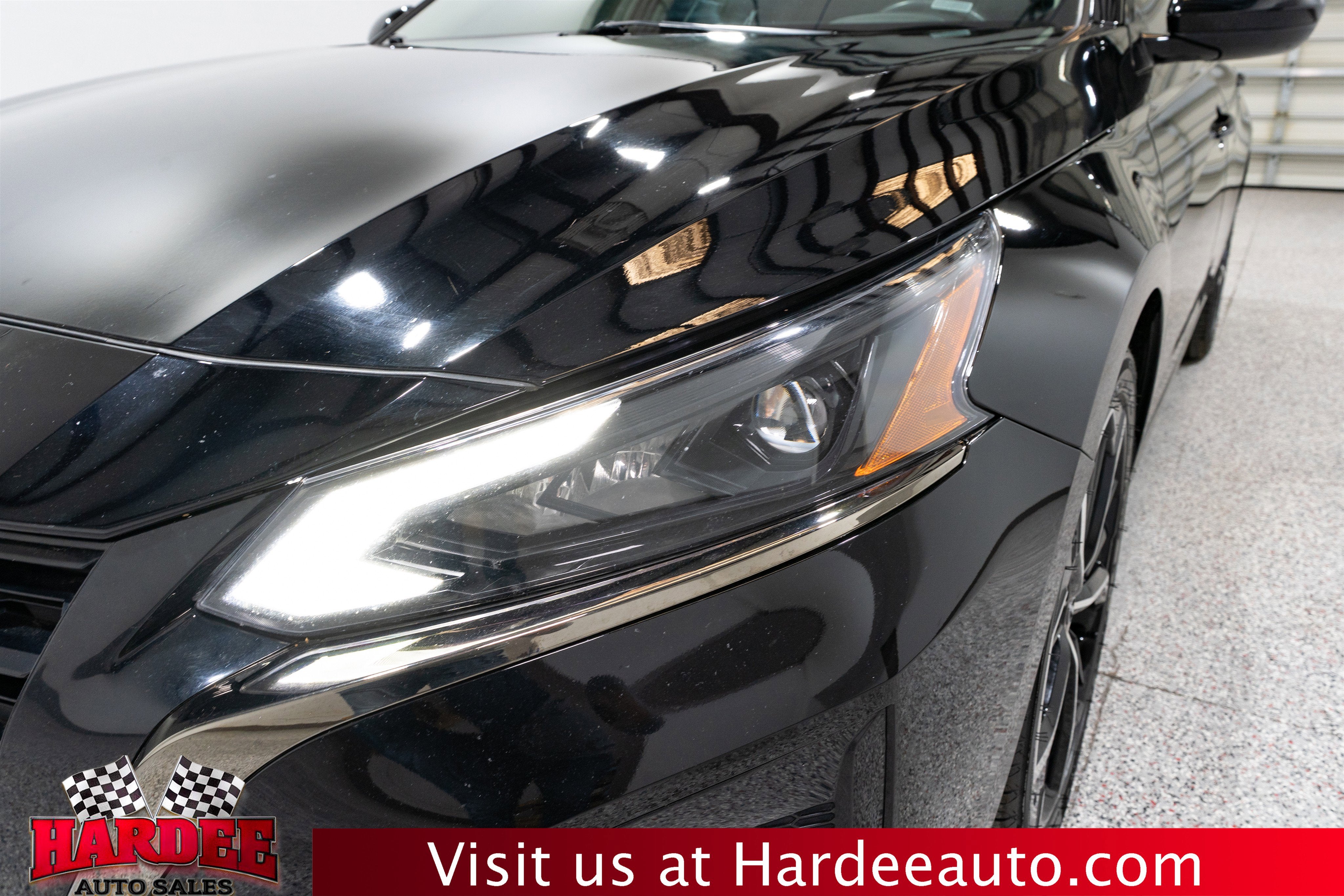 2025 Nissan Altima SR