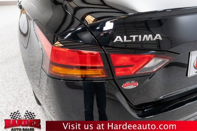 2025 Nissan Altima SR