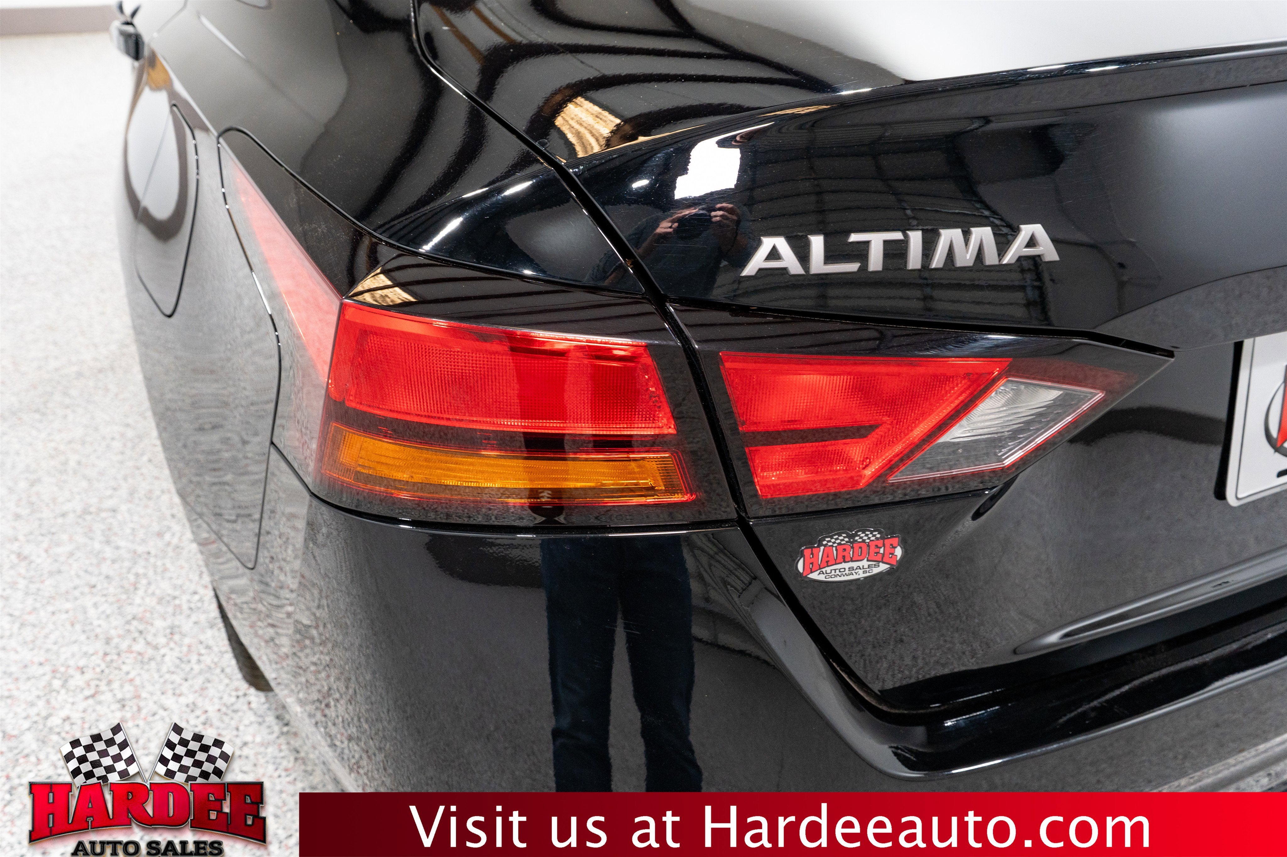 2025 Nissan Altima SR