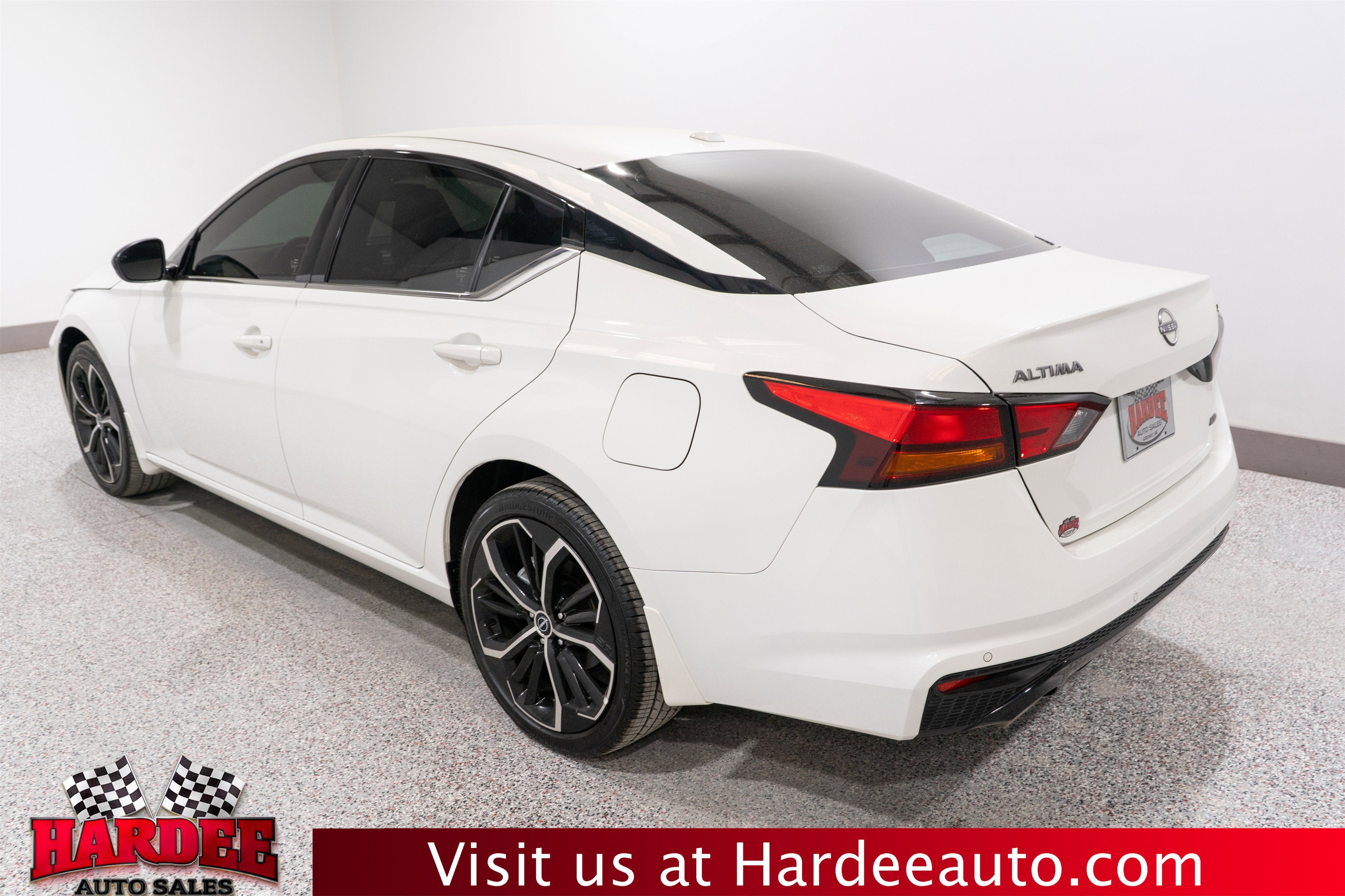 2025 Nissan Altima SR