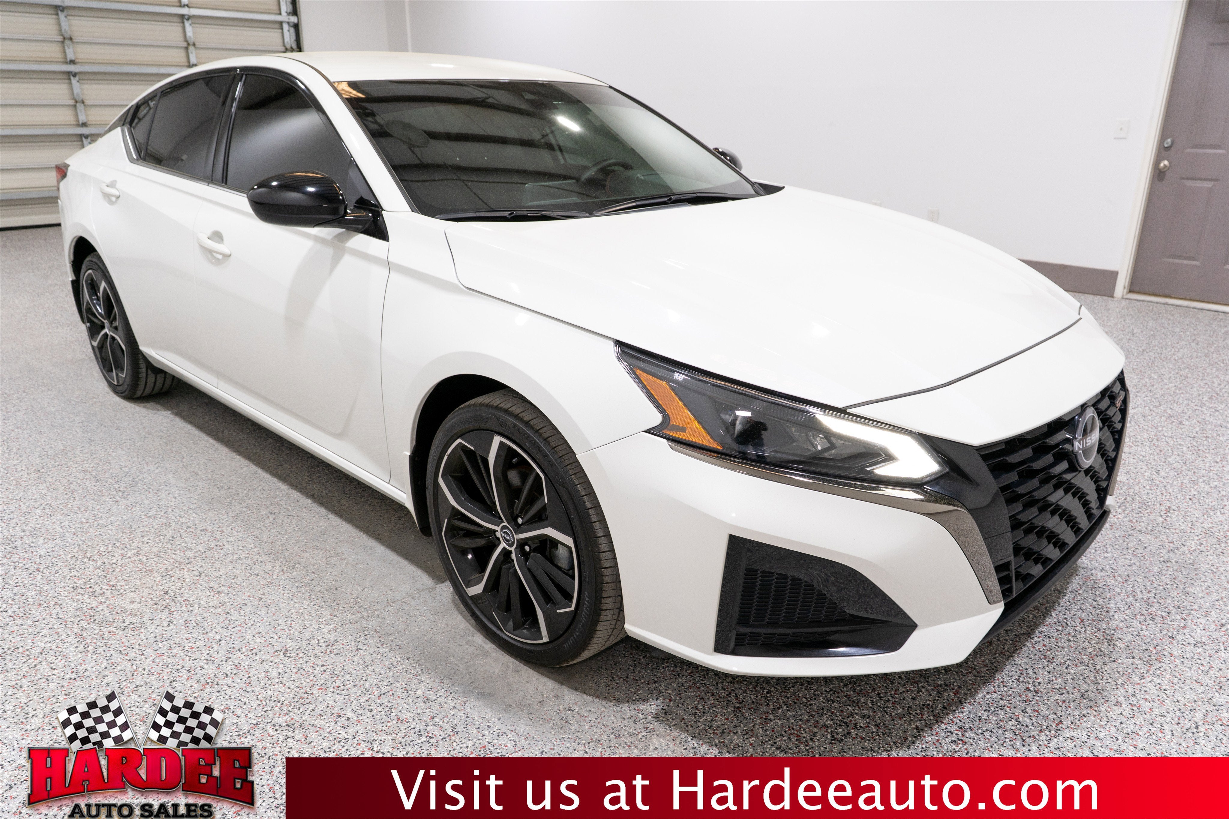 2025 Nissan Altima SR