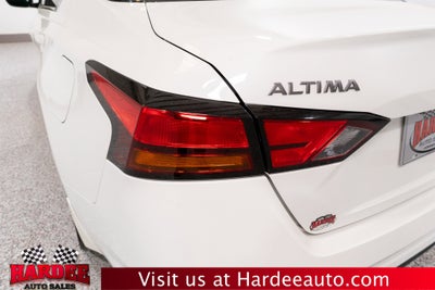 2025 Nissan Altima SR