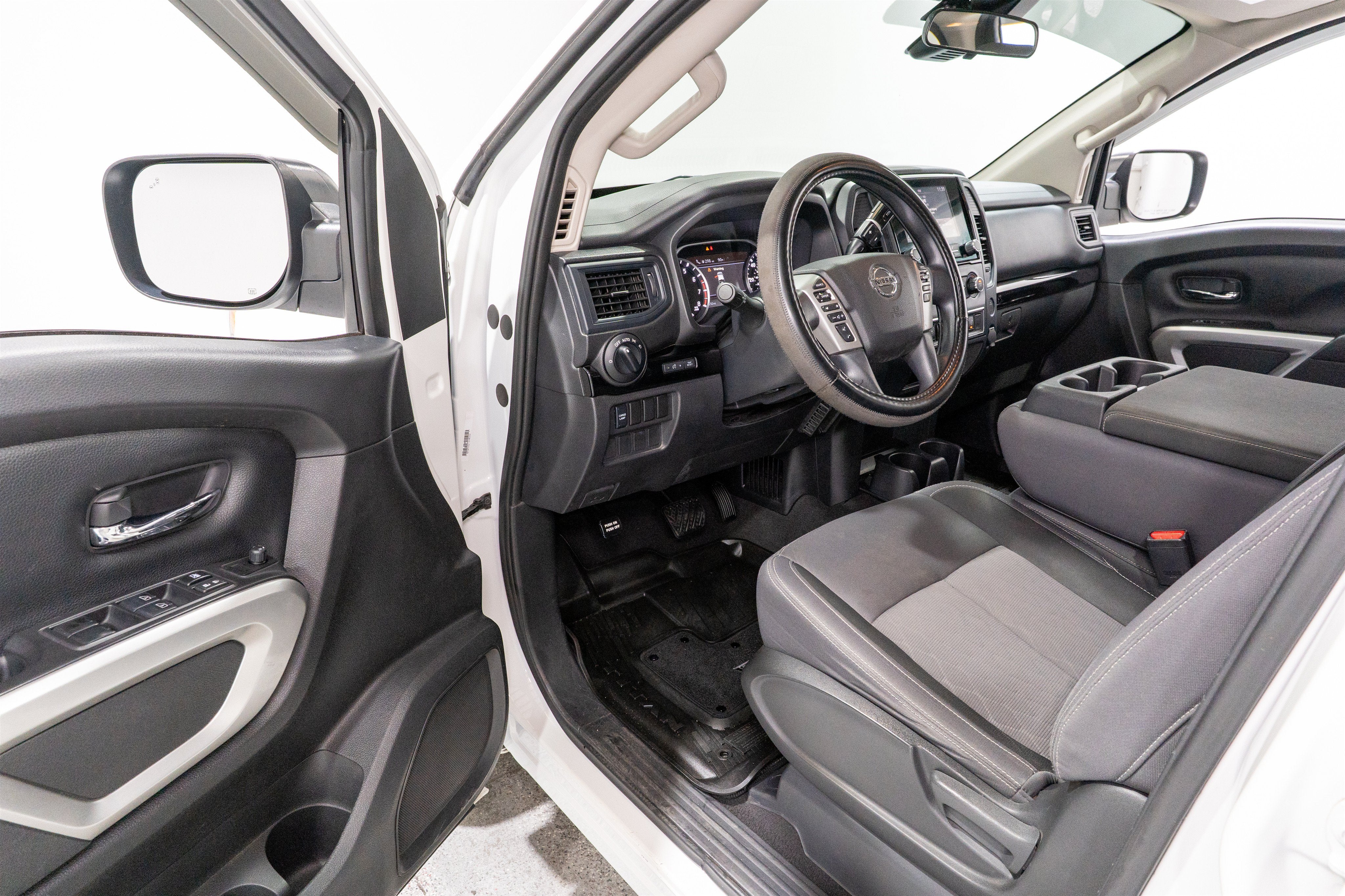 2022 Nissan Titan SV
