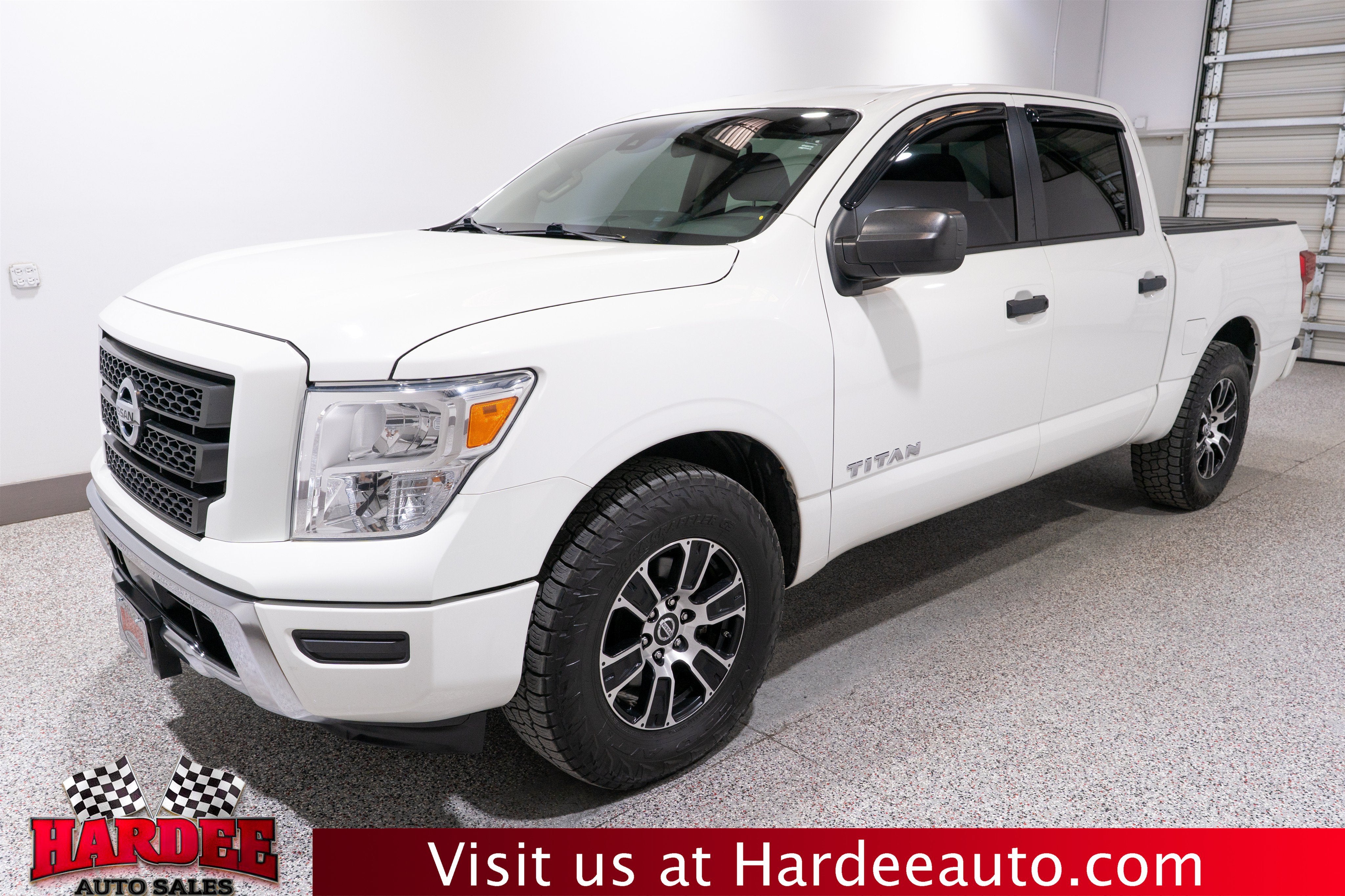 2022 Nissan Titan SV