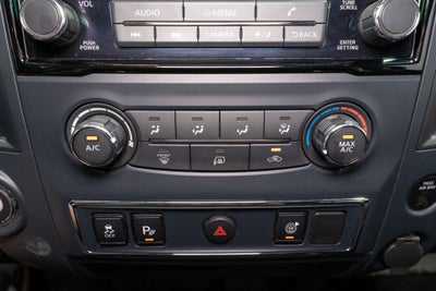 2022 Nissan Titan SV