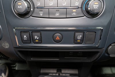 2022 Nissan Titan SV