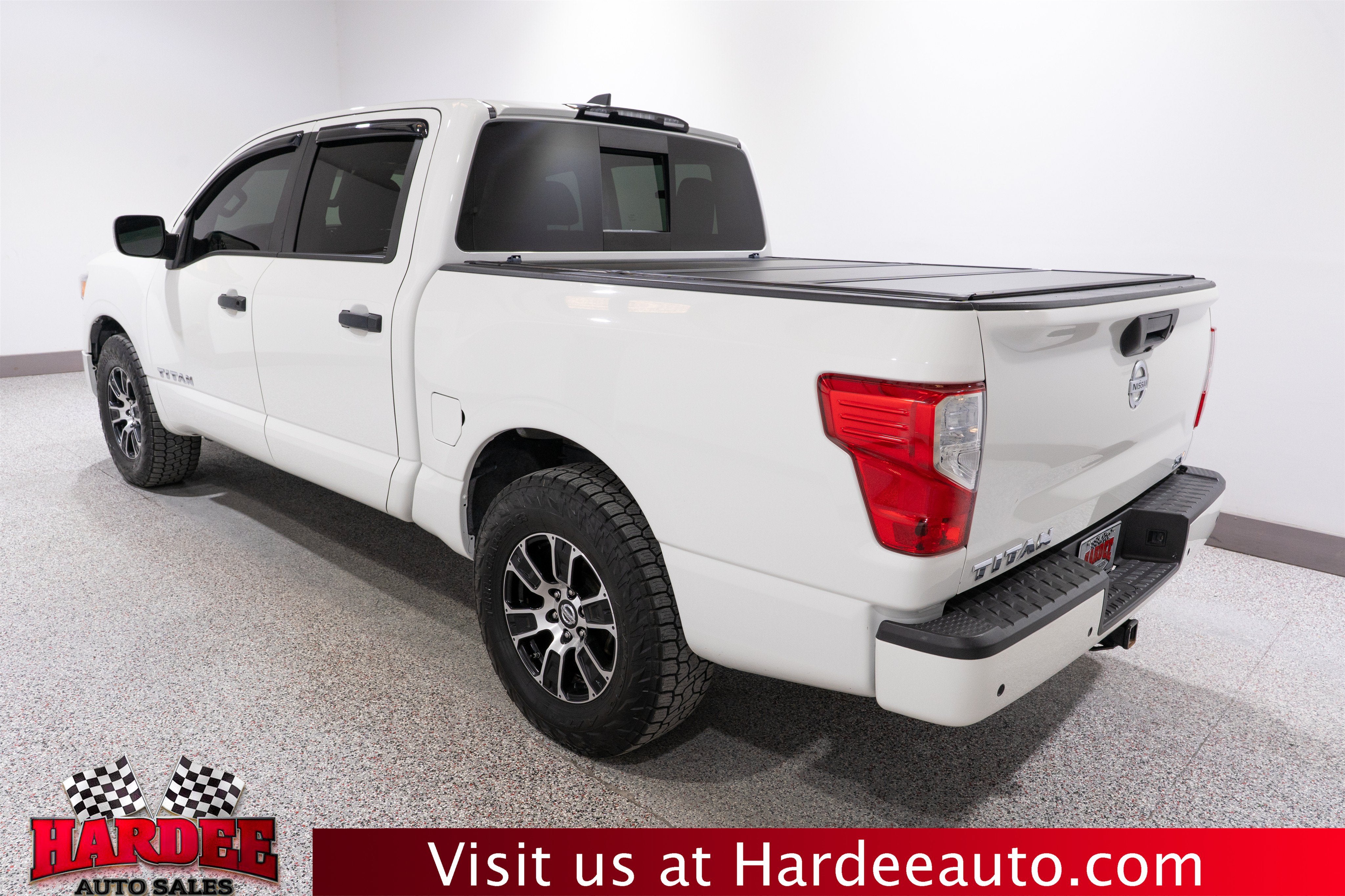2022 Nissan Titan SV