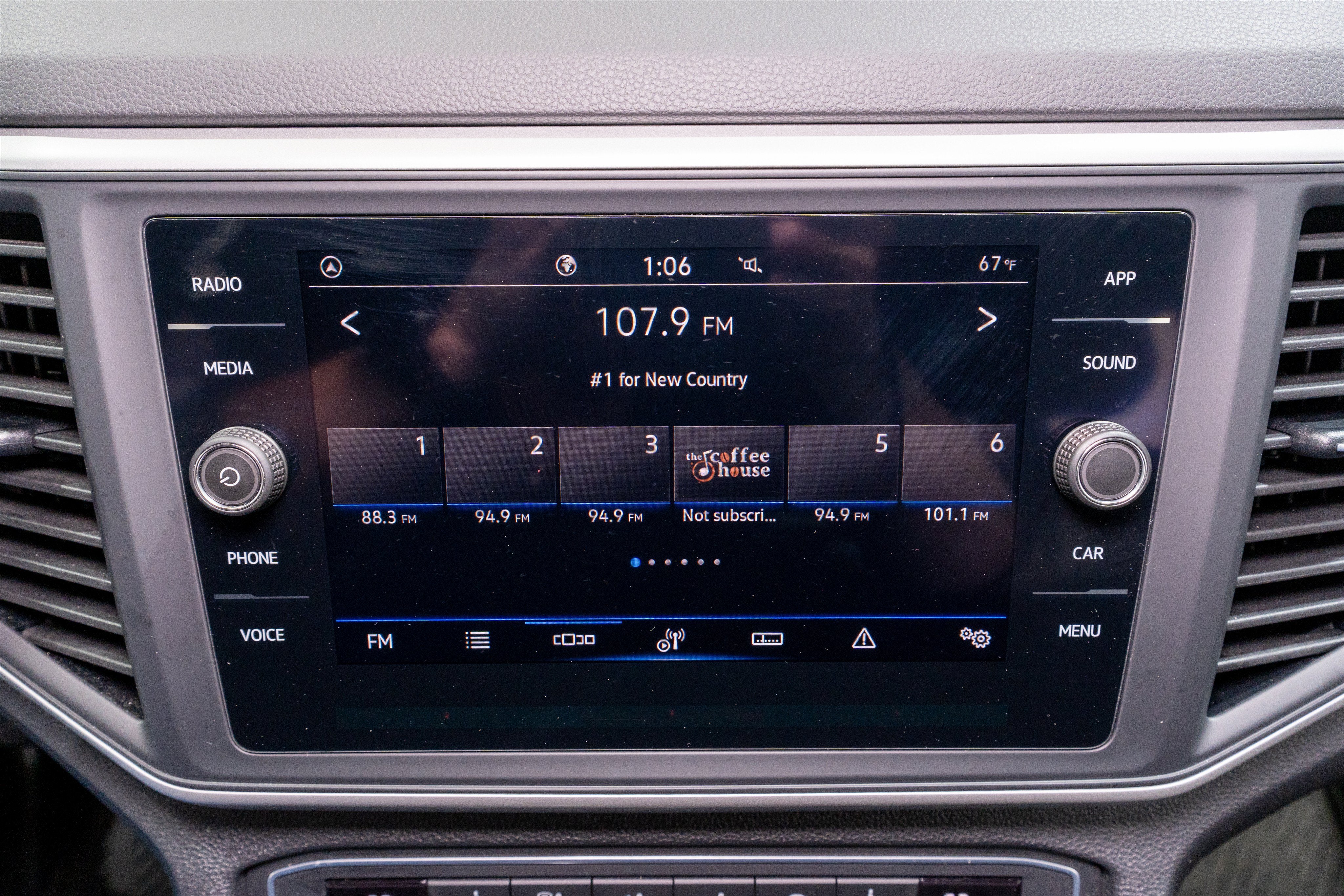 2021 Volkswagen Atlas Cross Sport 2.0T SE w/Technology