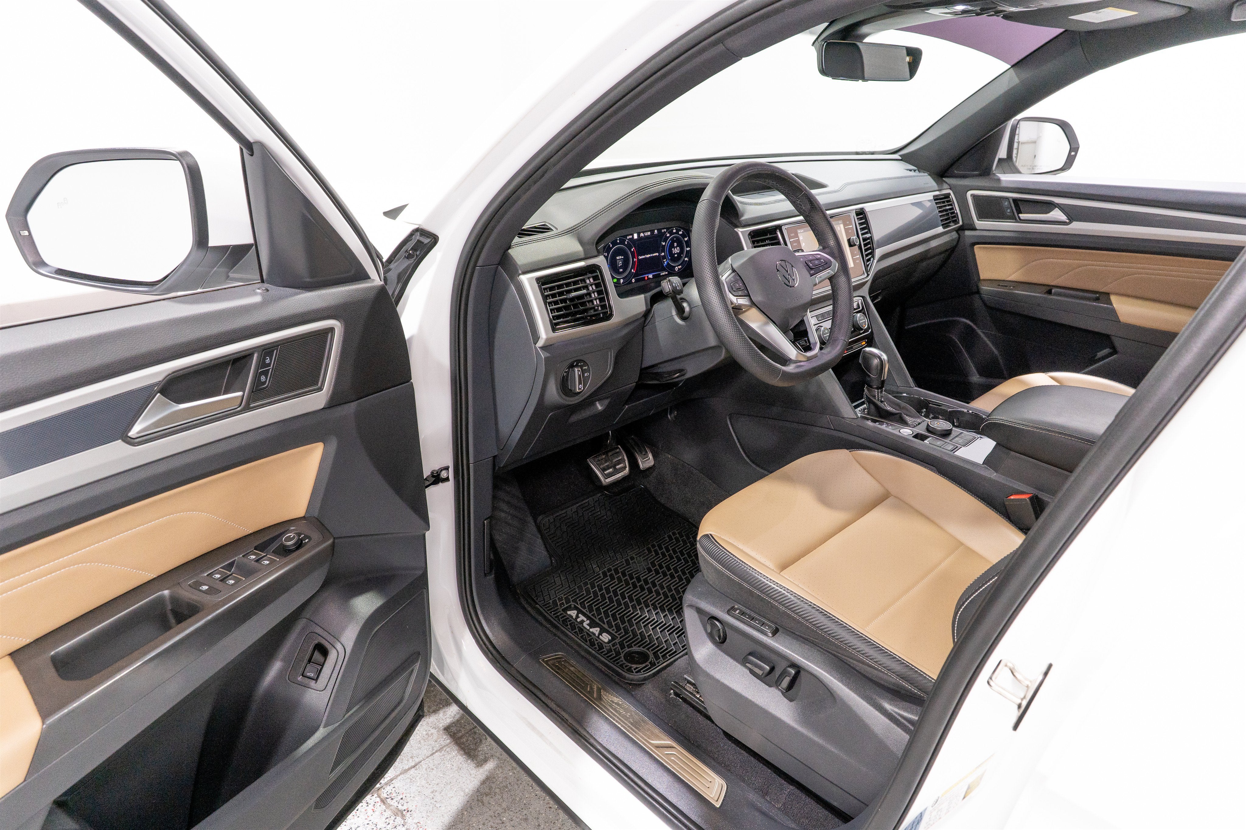 2022 Volkswagen Atlas Cross Sport 2.0T SEL R-Line