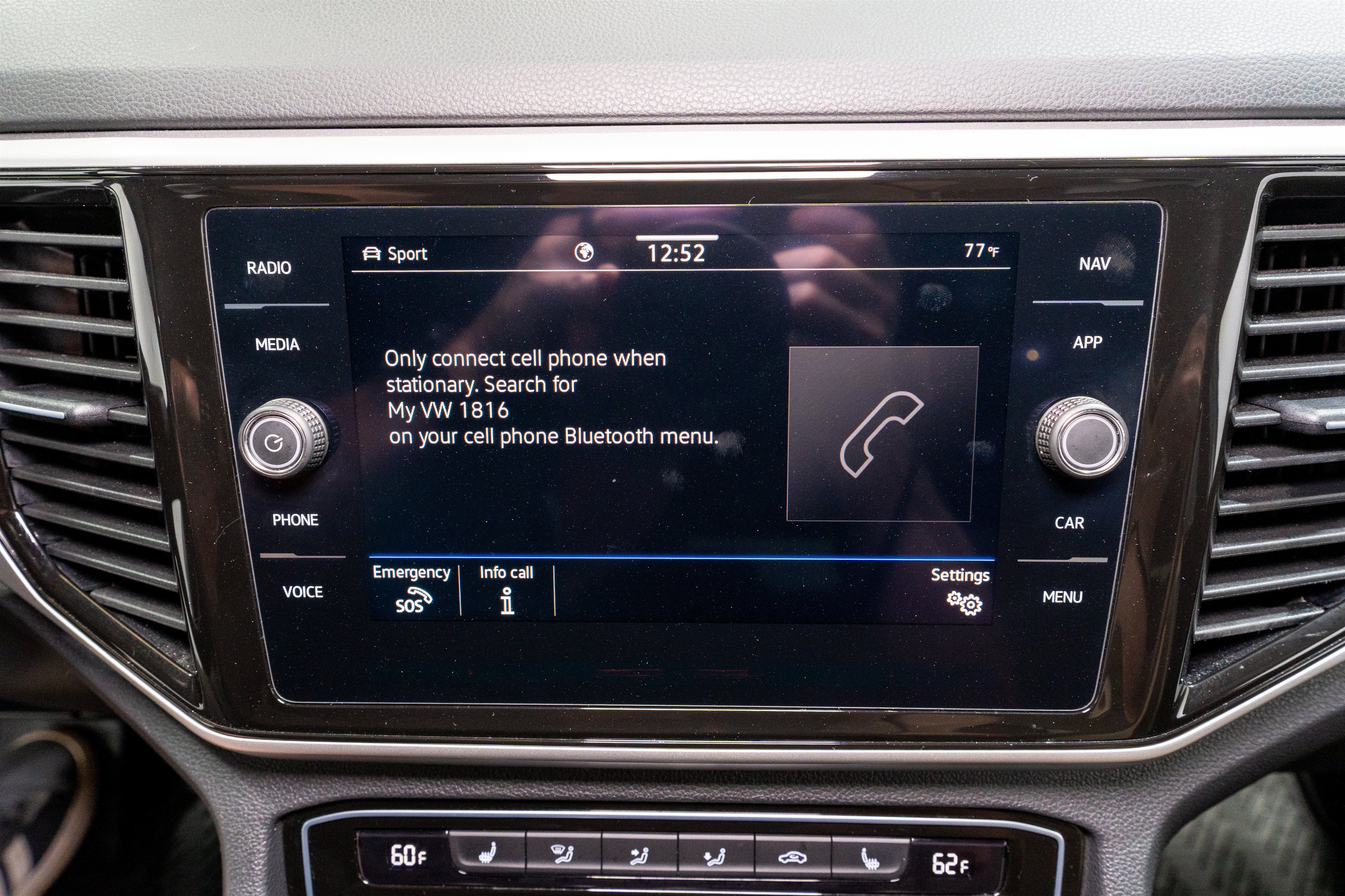 2022 Volkswagen Atlas Cross Sport 2.0T SEL R-Line