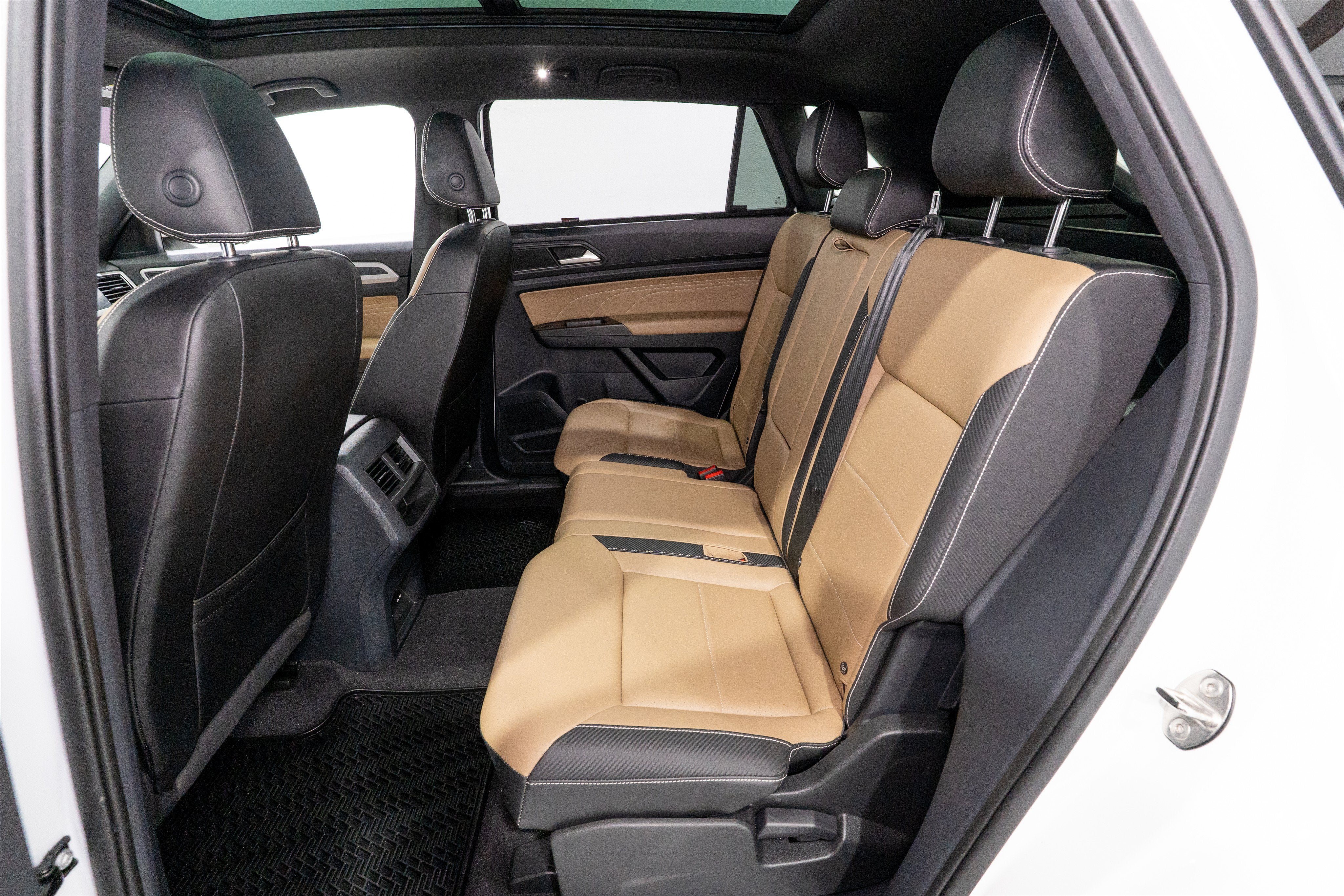 2022 Volkswagen Atlas Cross Sport 2.0T SEL R-Line