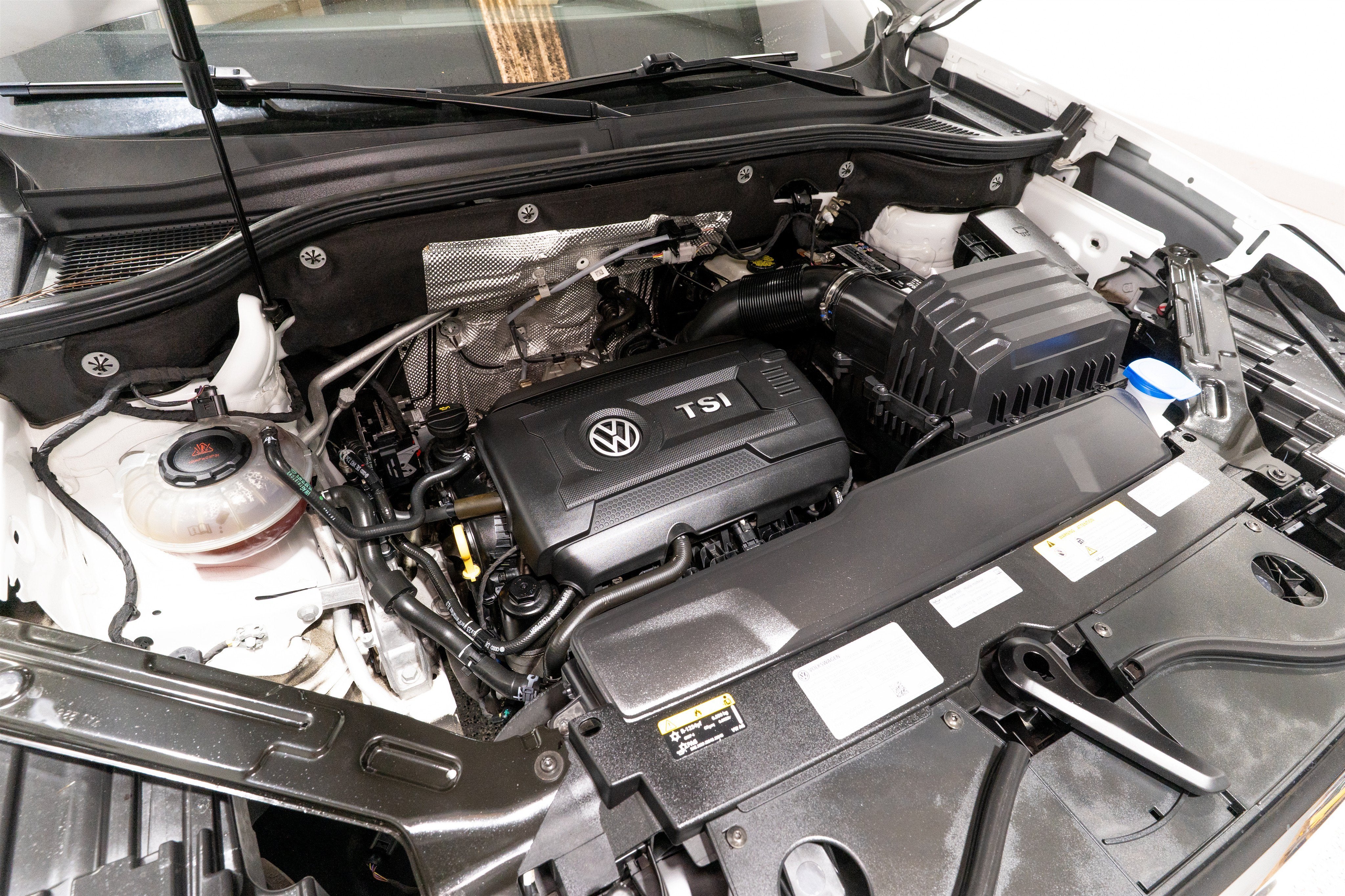 2022 Volkswagen Atlas Cross Sport 2.0T SEL R-Line