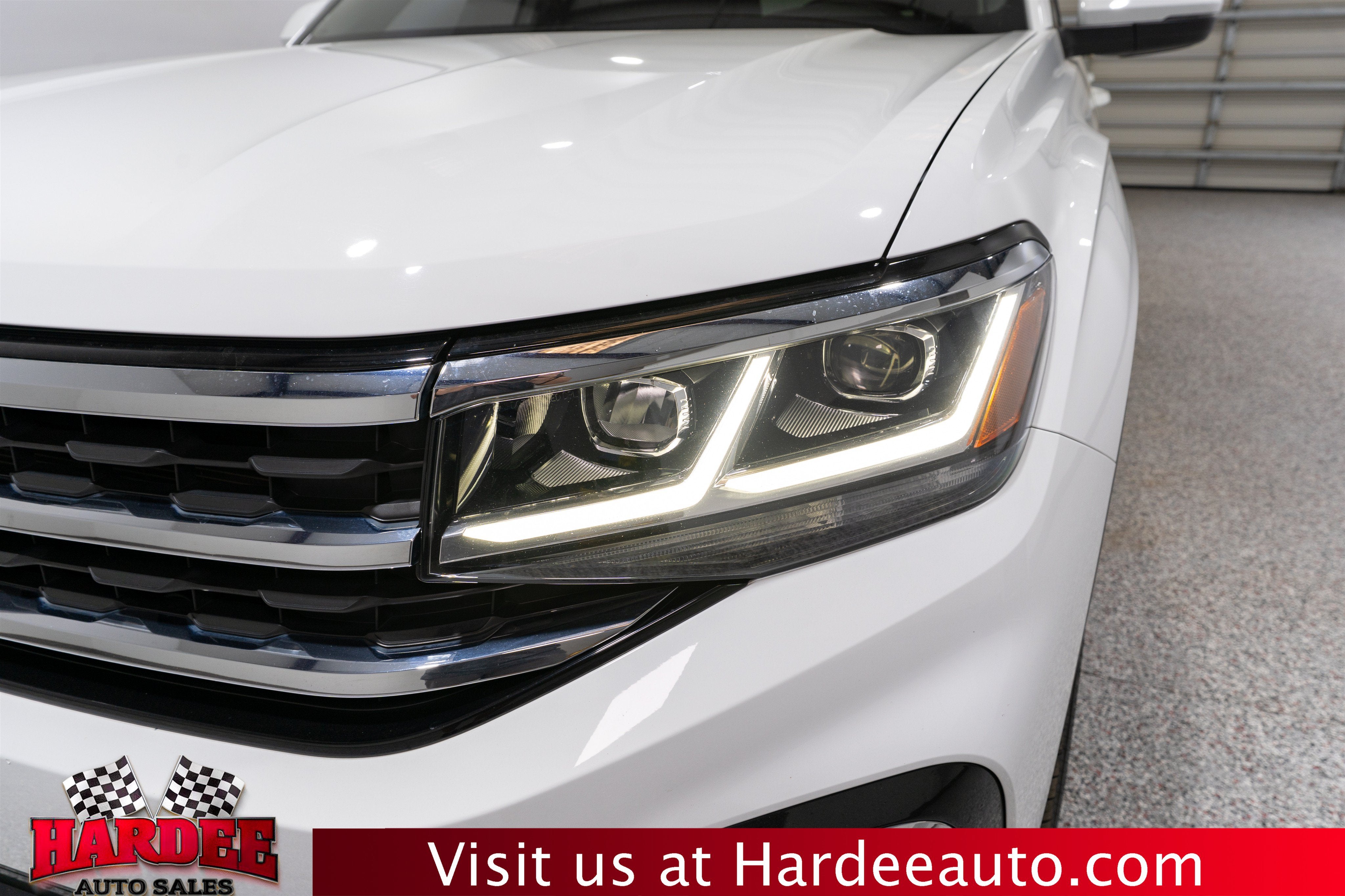 2022 Volkswagen Atlas Cross Sport 2.0T SEL R-Line