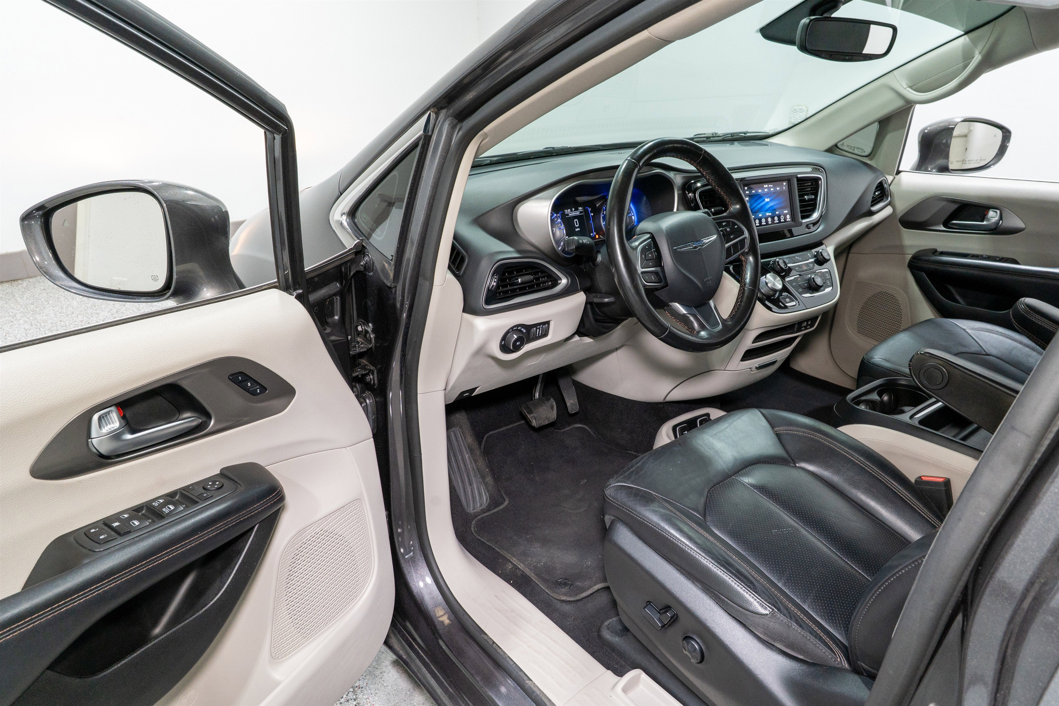 2020 Chrysler Pacifica Touring L