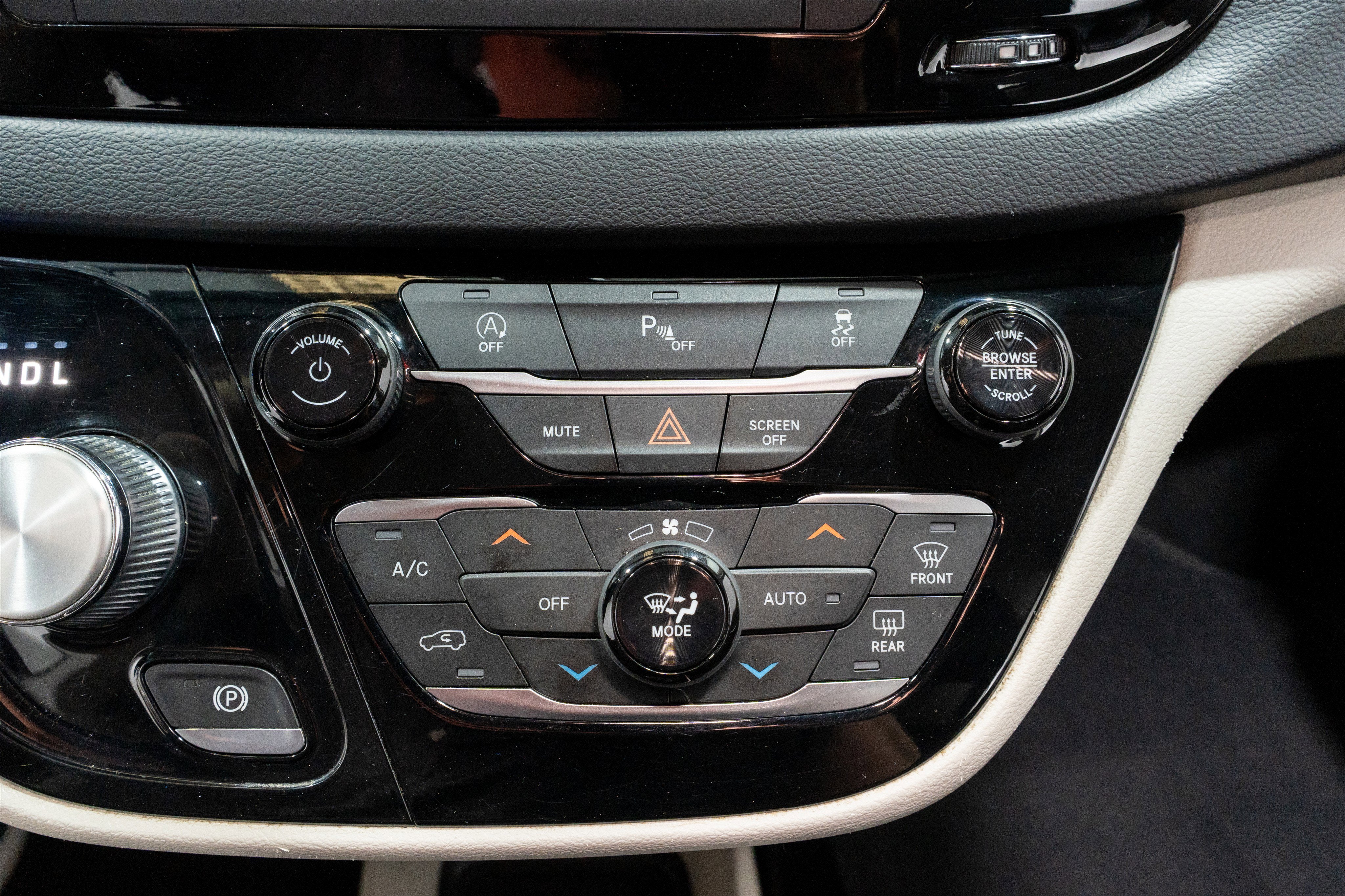 2020 Chrysler Pacifica Touring L