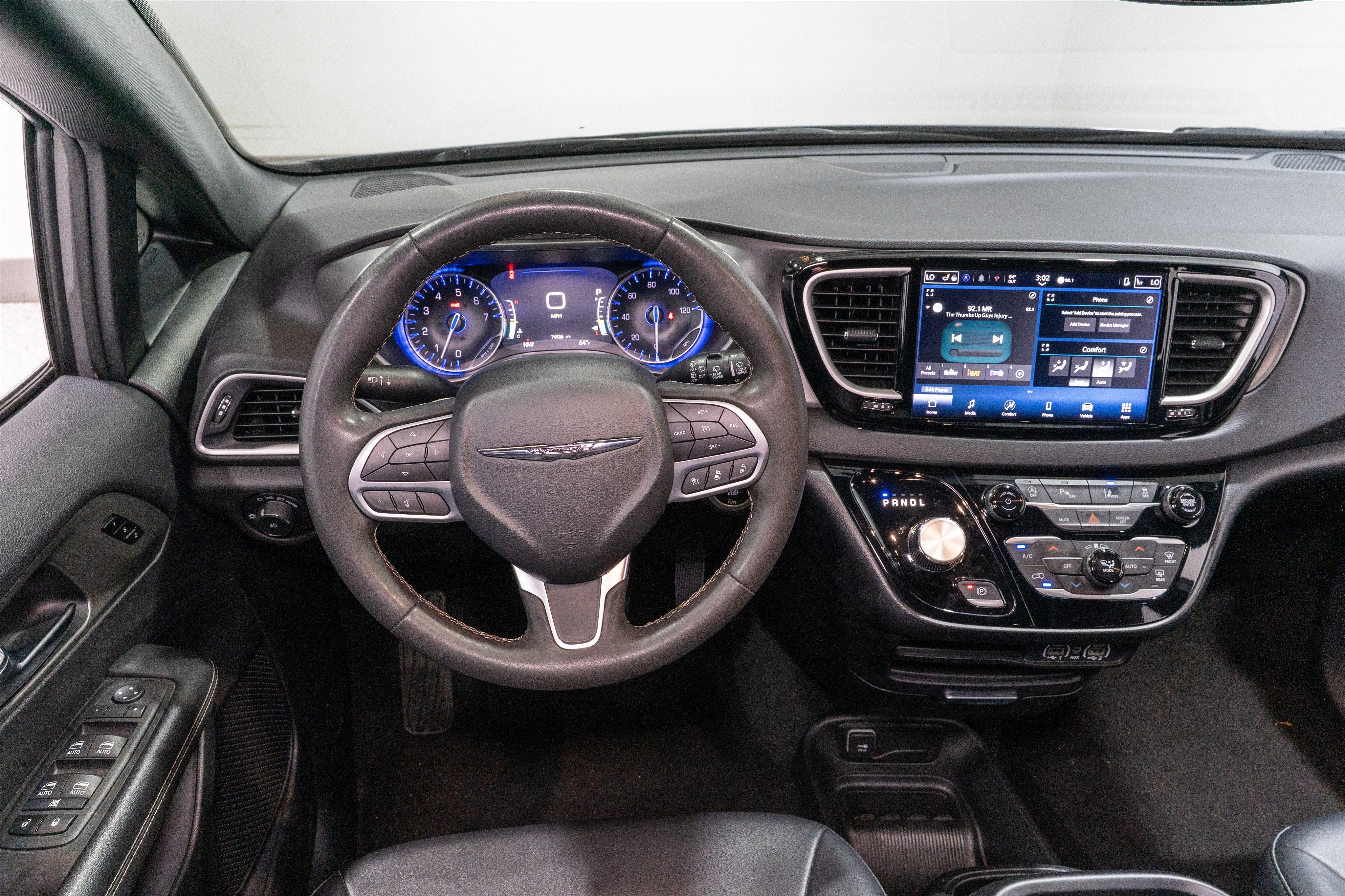 2025 Chrysler Pacifica Select