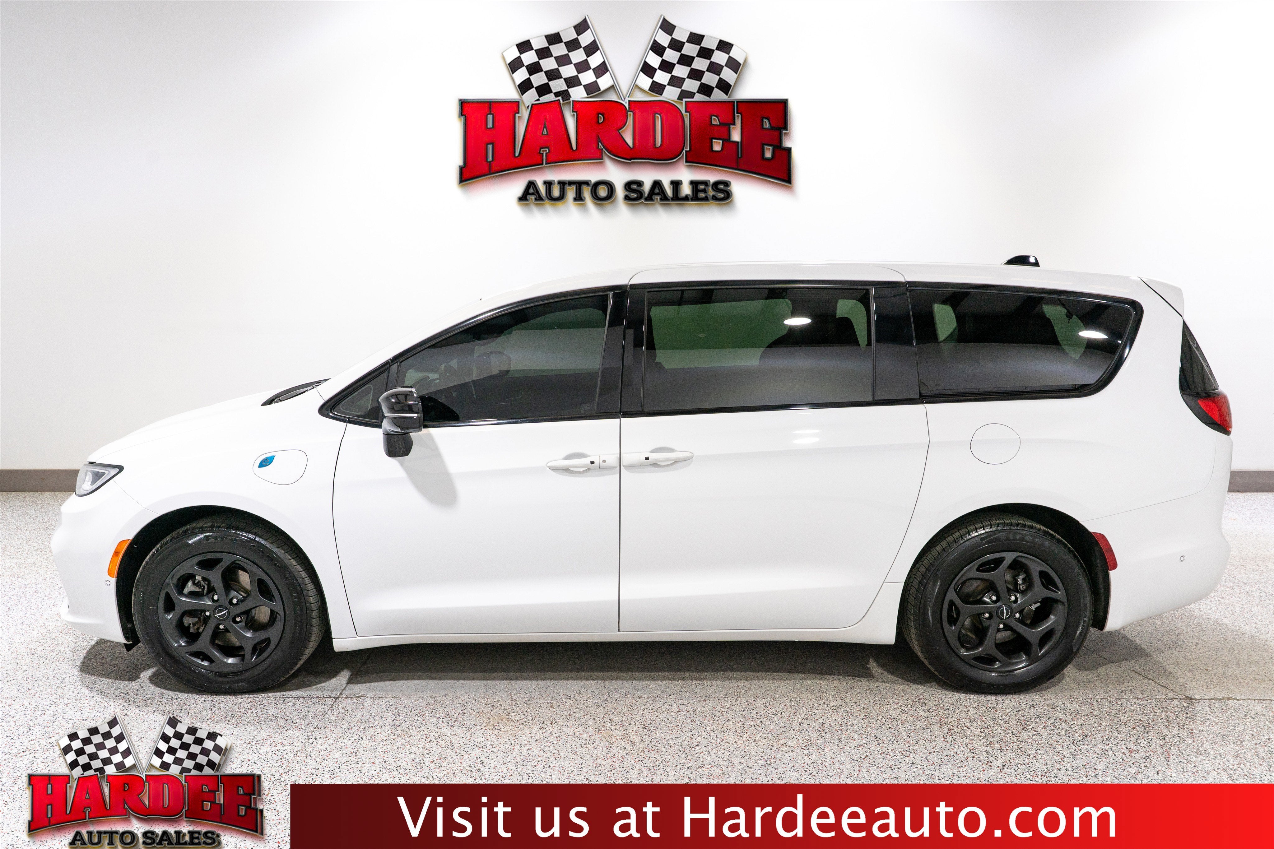 2024 Chrysler Pacifica Hybrid S Appearance Pkg