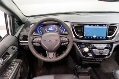 2024 Chrysler Pacifica Hybrid S Appearance Pkg