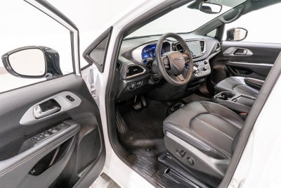 2024 Chrysler Pacifica Hybrid S Appearance Pkg