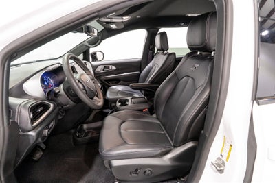 2024 Chrysler Pacifica Hybrid S Appearance Pkg