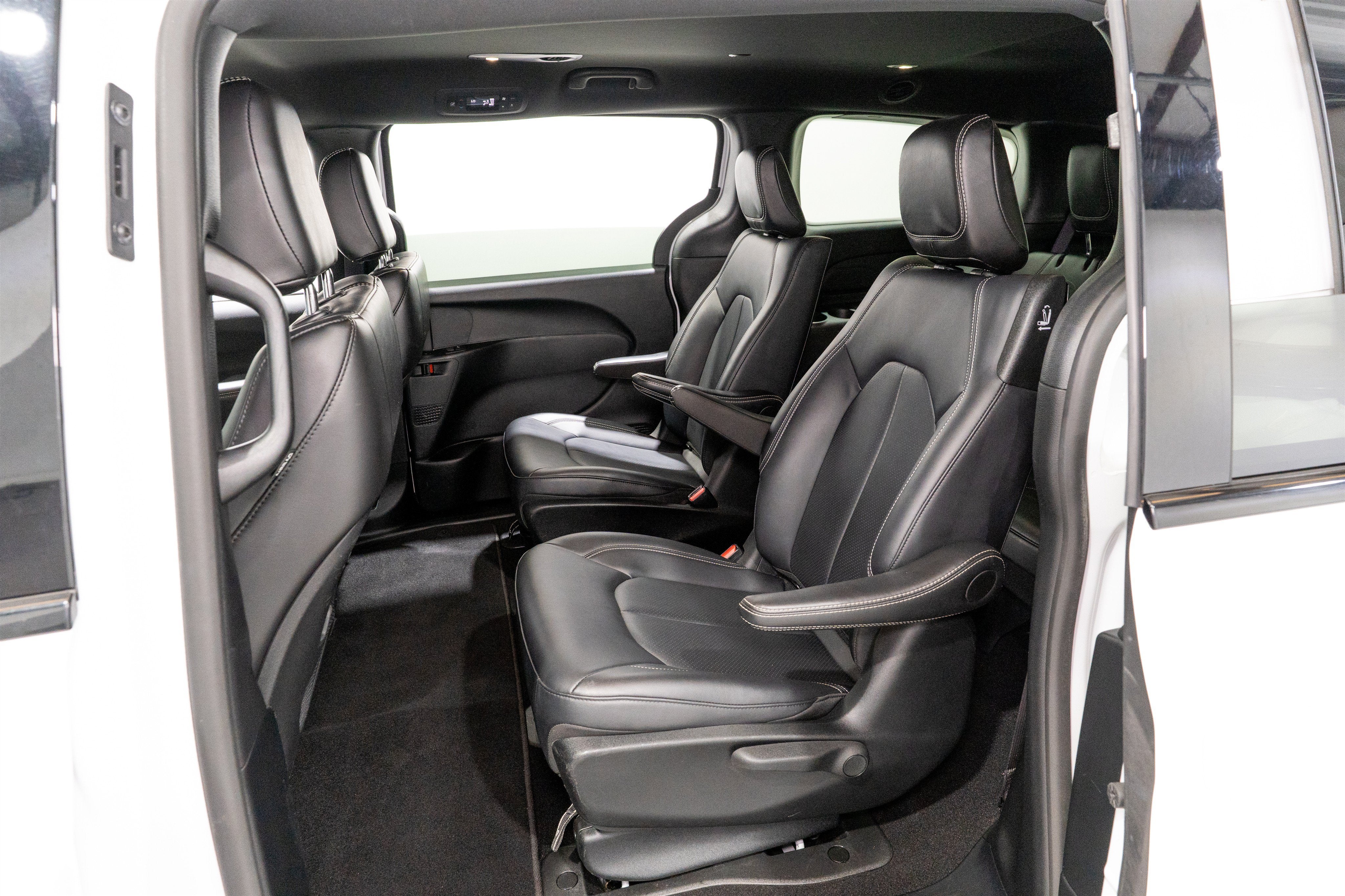 2024 Chrysler Pacifica Hybrid S Appearance Pkg